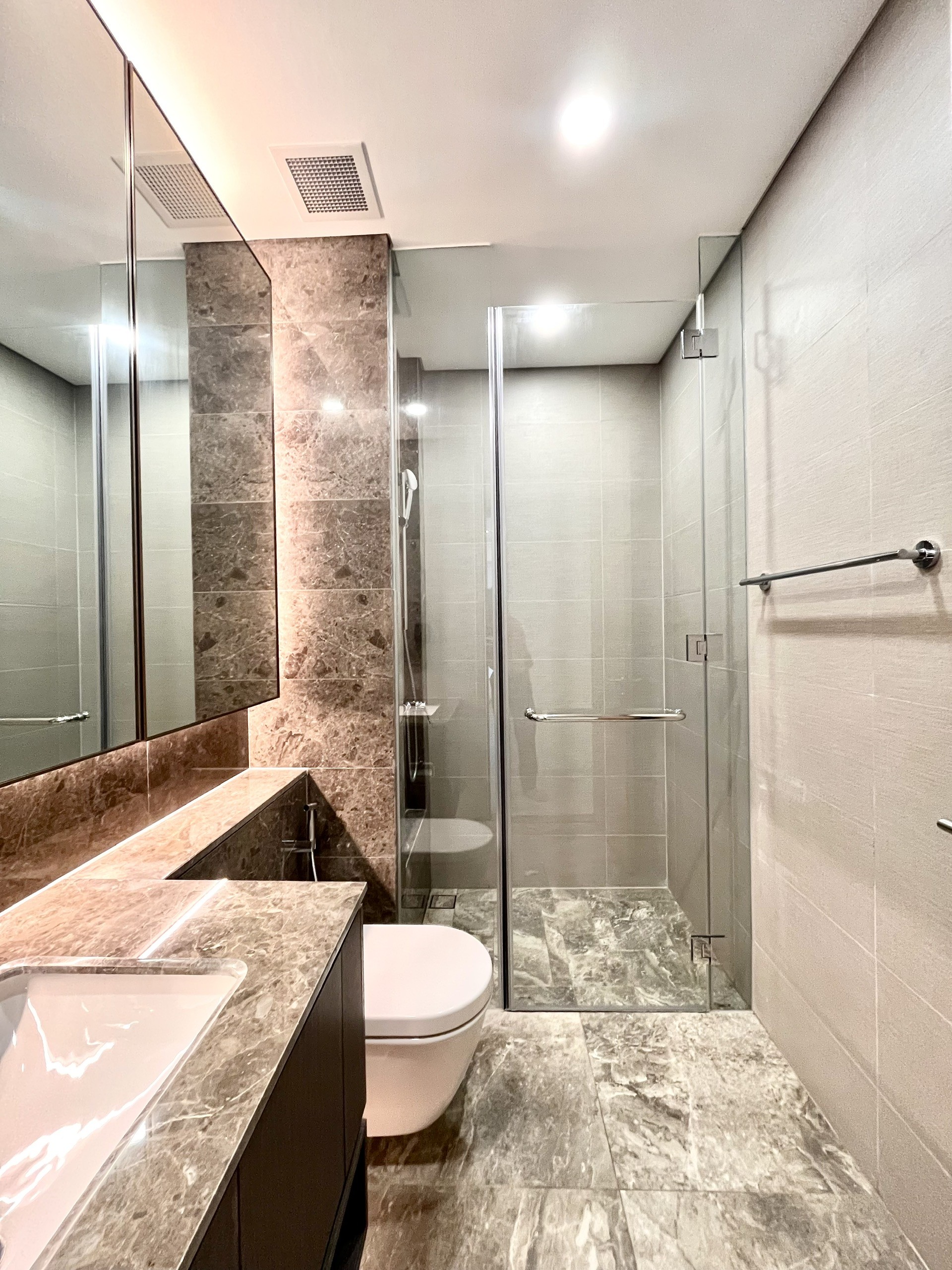 Cần cho thuê gấp căn 2PN full nội thất - sông Sài Gòn - căn duy nhất view sông _thumbnail_7