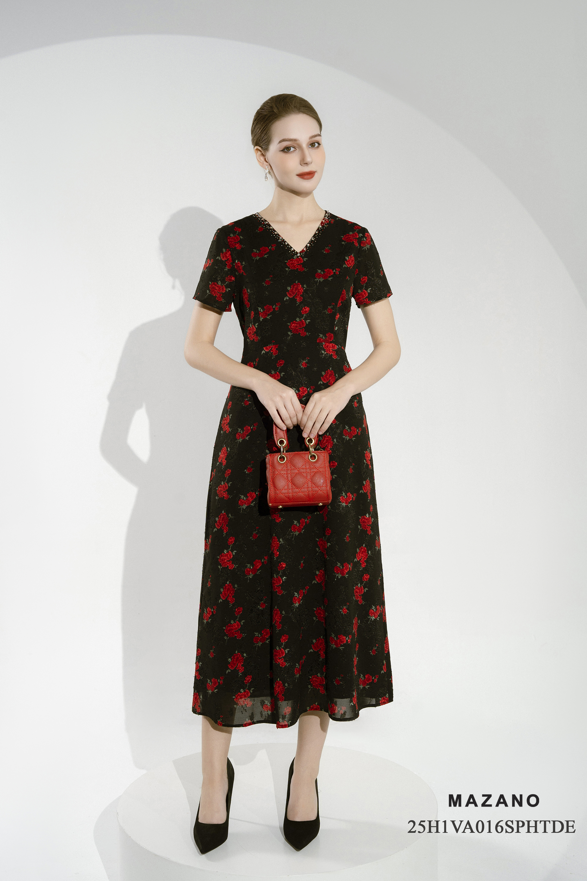 Váy Đầm ôm Vải voan 3D Họa tiết hoa hồng cách điệu Cổ V Đính đá thủ công Tay ngắn Dài qua bắp chân