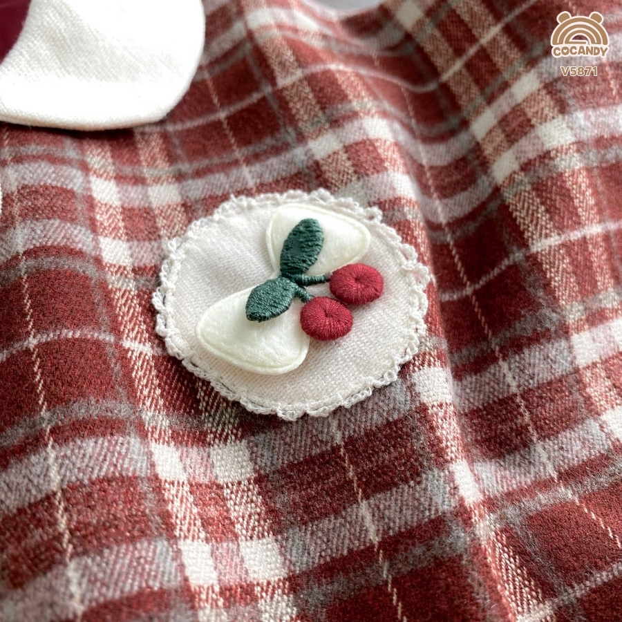 Váy cộc caro nhung ĐỎ NÂU sát nách thêu hoa_thumbnail_3