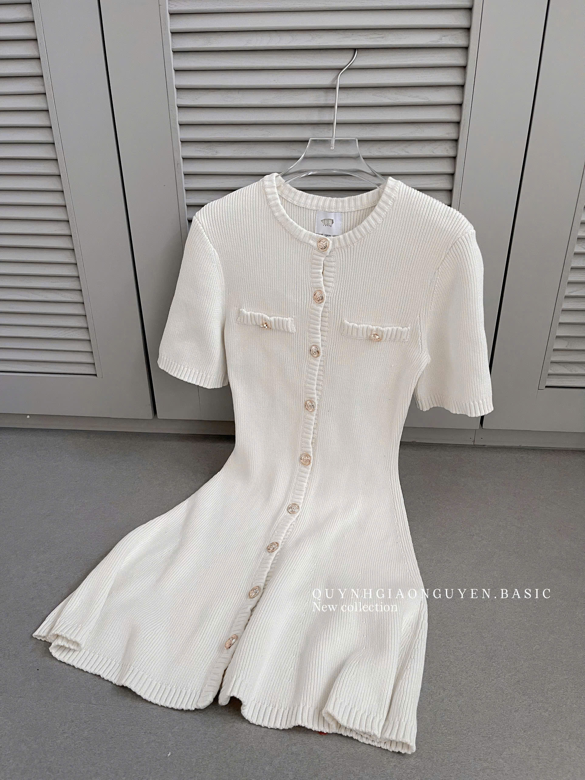 Đầm len gân phối cúc ( ĐEN )_thumbnail_1