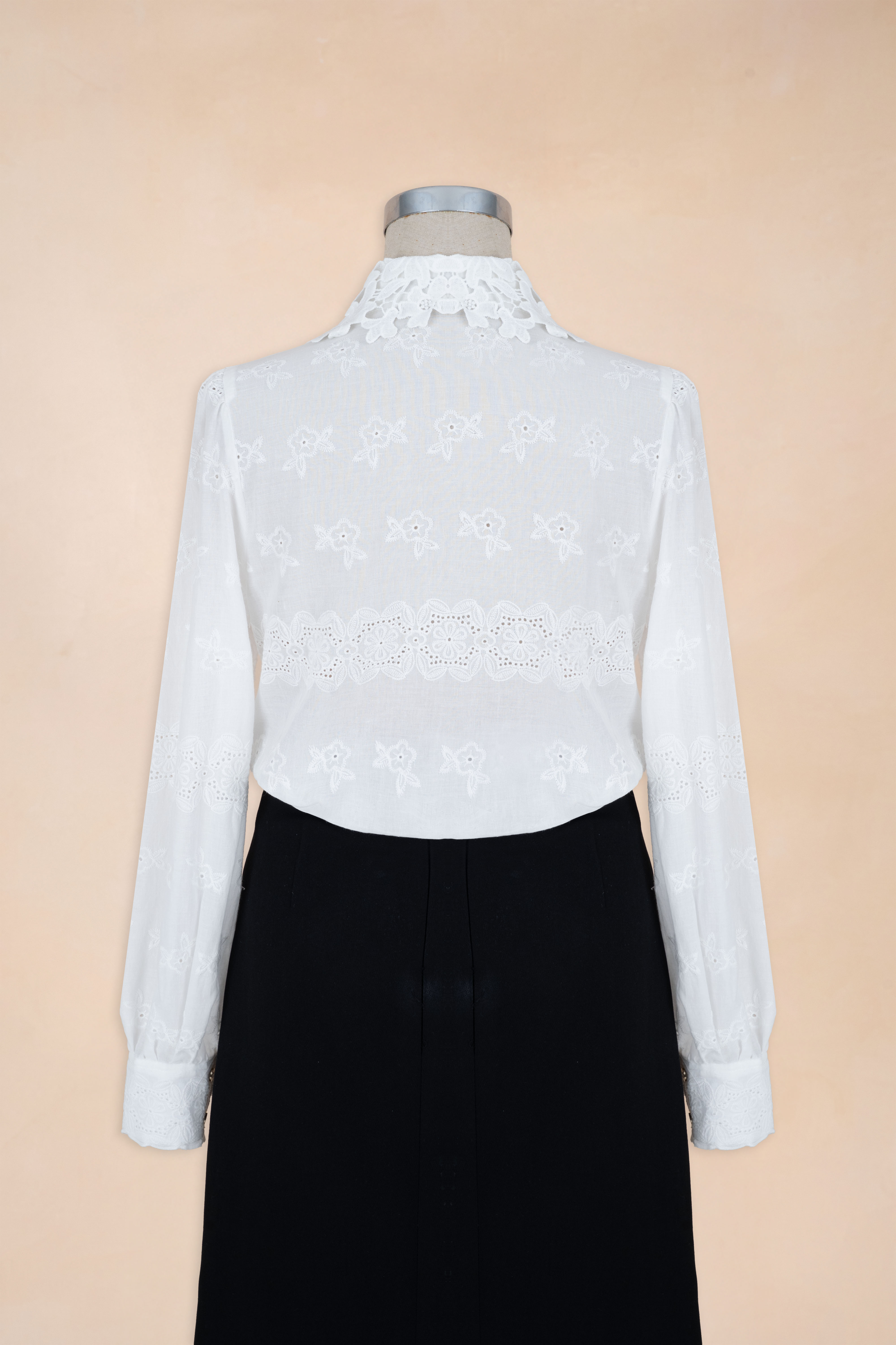 Sơ Mi Cổ Phối Hoa Đính Ngọc_thumbnail_2