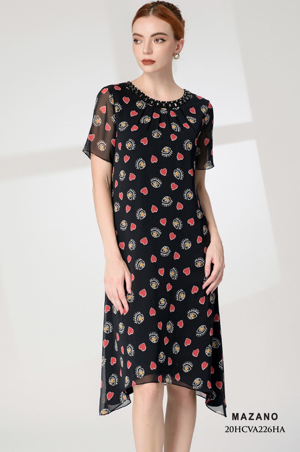 Đầm suông đen họa tiết đính đá_thumbnail_0