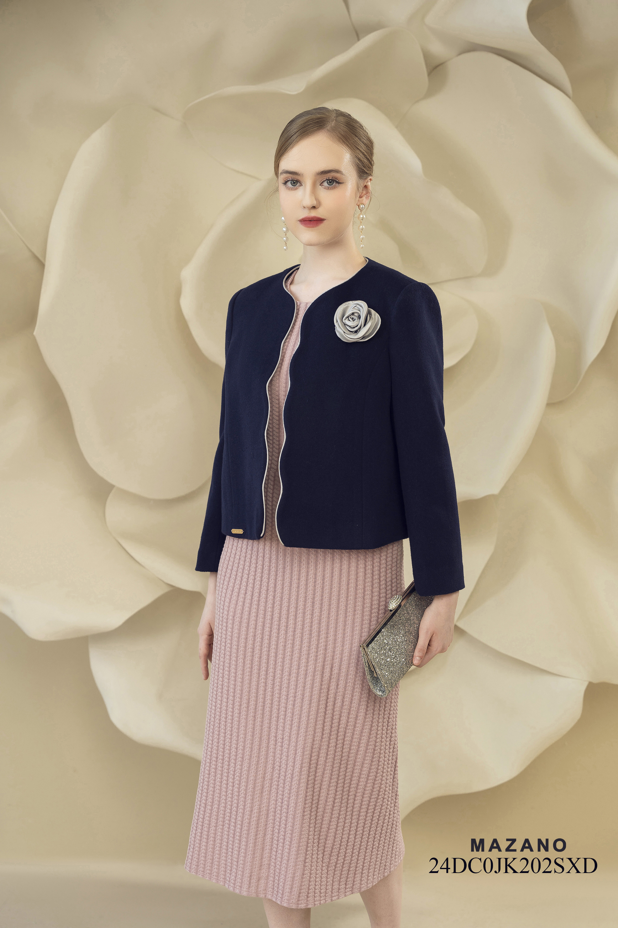 Áo khoác ngắn Vải dạ lông cừu Đính hoa thủ công Cổ trònTay dài Dài qua eo_thumbnail_3