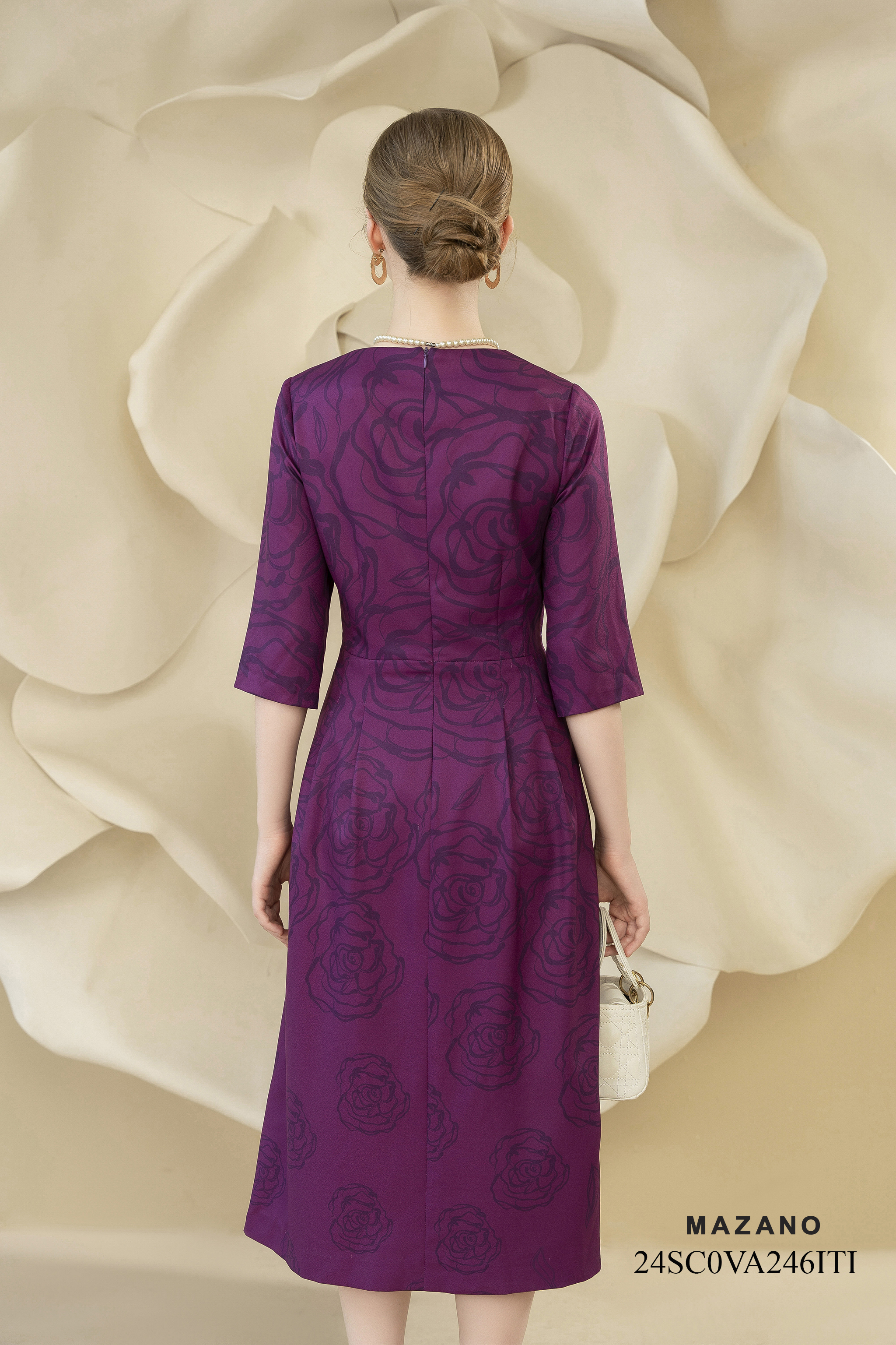 Váy Đầm Ôm Vải lụa dày Hoạ tiết hoa hồng cách điệu Cổ tròn Tay lỡ Dài qua bắp chân_thumbnail_6