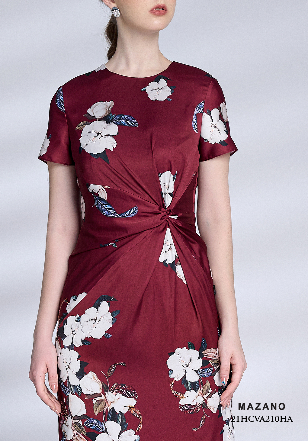 Váy nền đỏ họa tiết xoắn eo_thumbnail_4