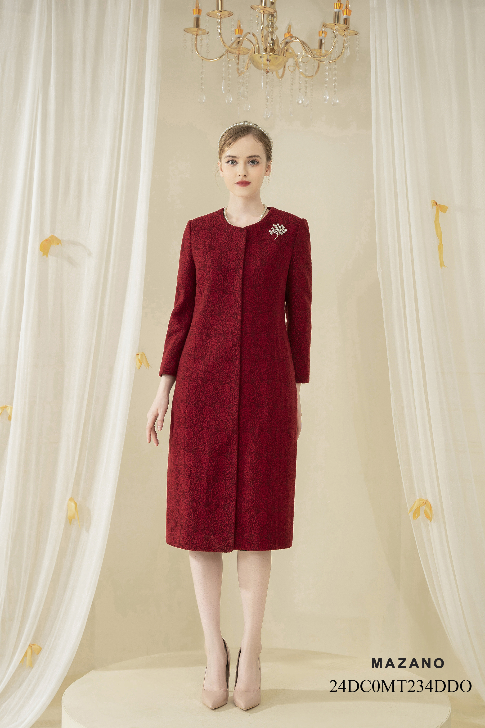 Áo dạ măng tô Suông Vải dạ lông cừu Đính hoa thủ công Cổ tròn Dài dưới eo