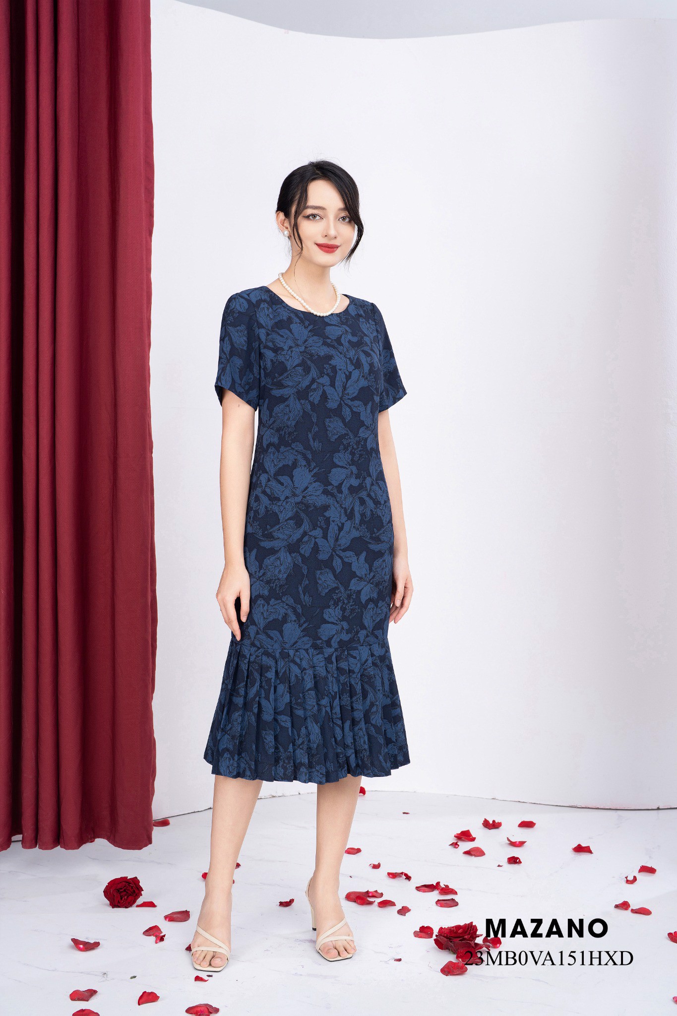 Váy Đầm suông Chân xếp ly Vải thô dày Cổ tròn Tay lỡ Dài đến bắp chân