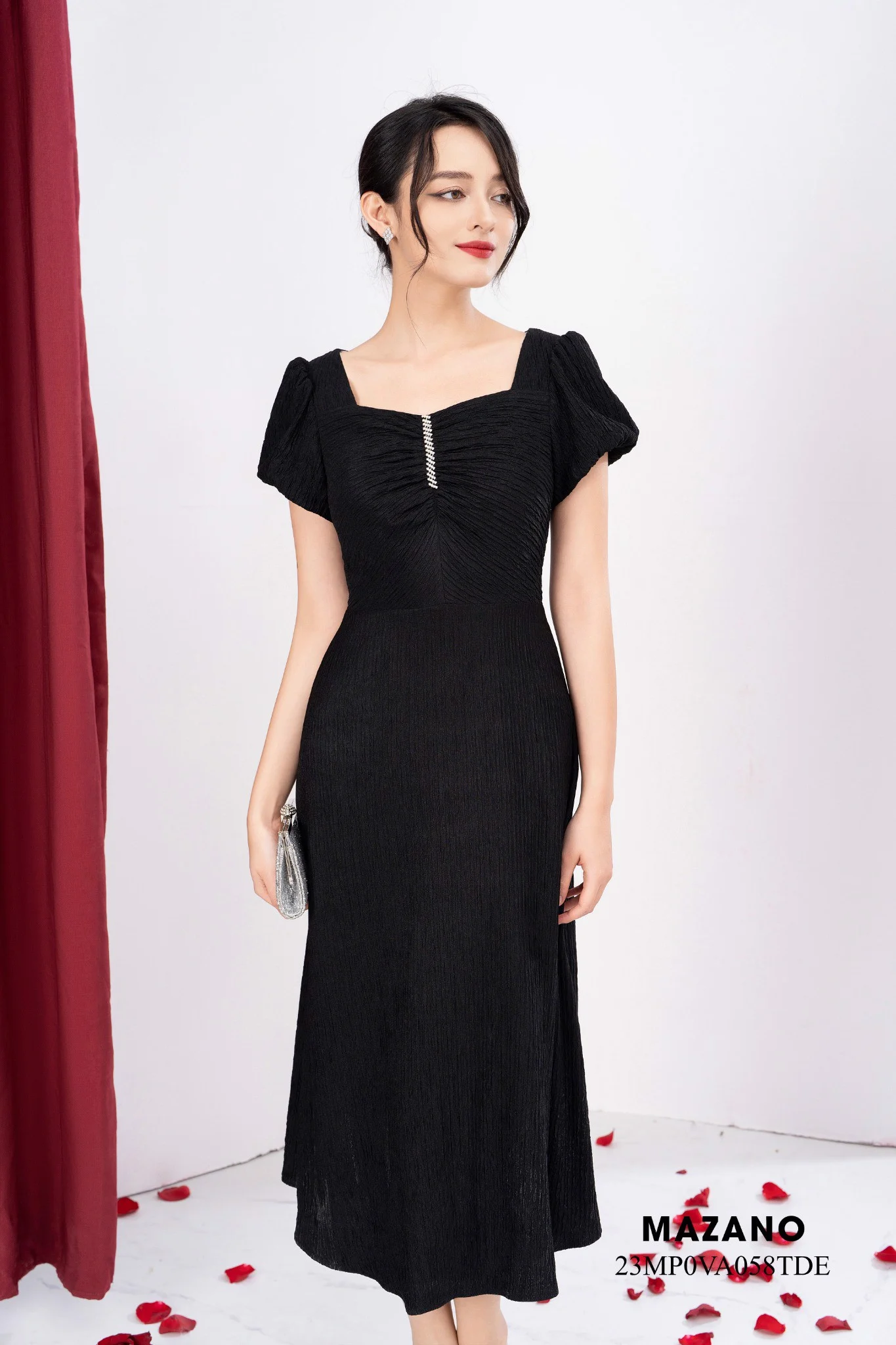 Váy Đầm ôm Chân rủ Vải thun xốp Cổ cách điệu Đính đá Tay ngắn Dài qua bắp chân