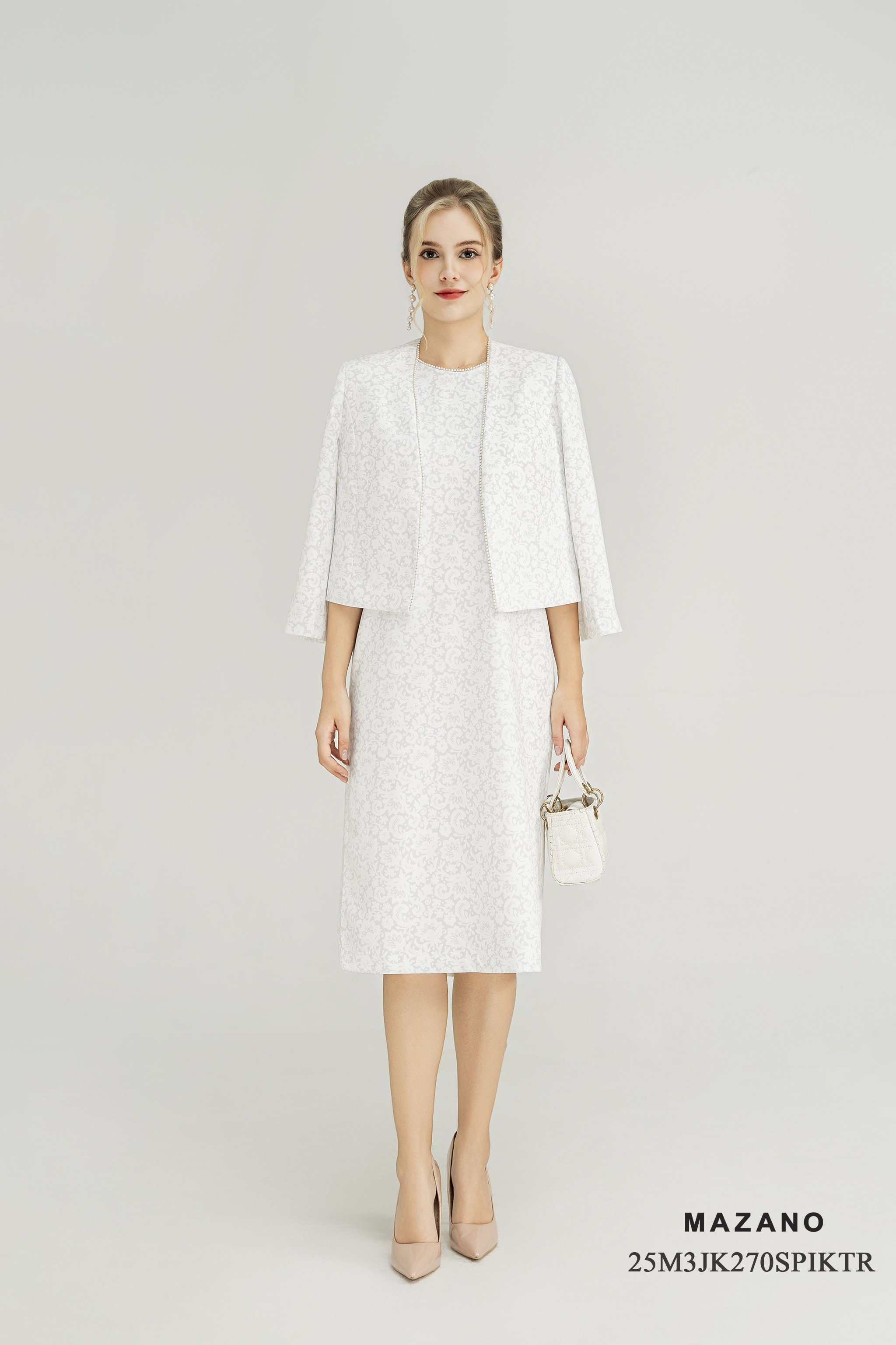 Áo khoác ngắn Suông Vải thô chun Họa tiết ren in chìm Cổ viền ngọc trai Cài áo sang trọng Tay lỡ Dài dưới eo