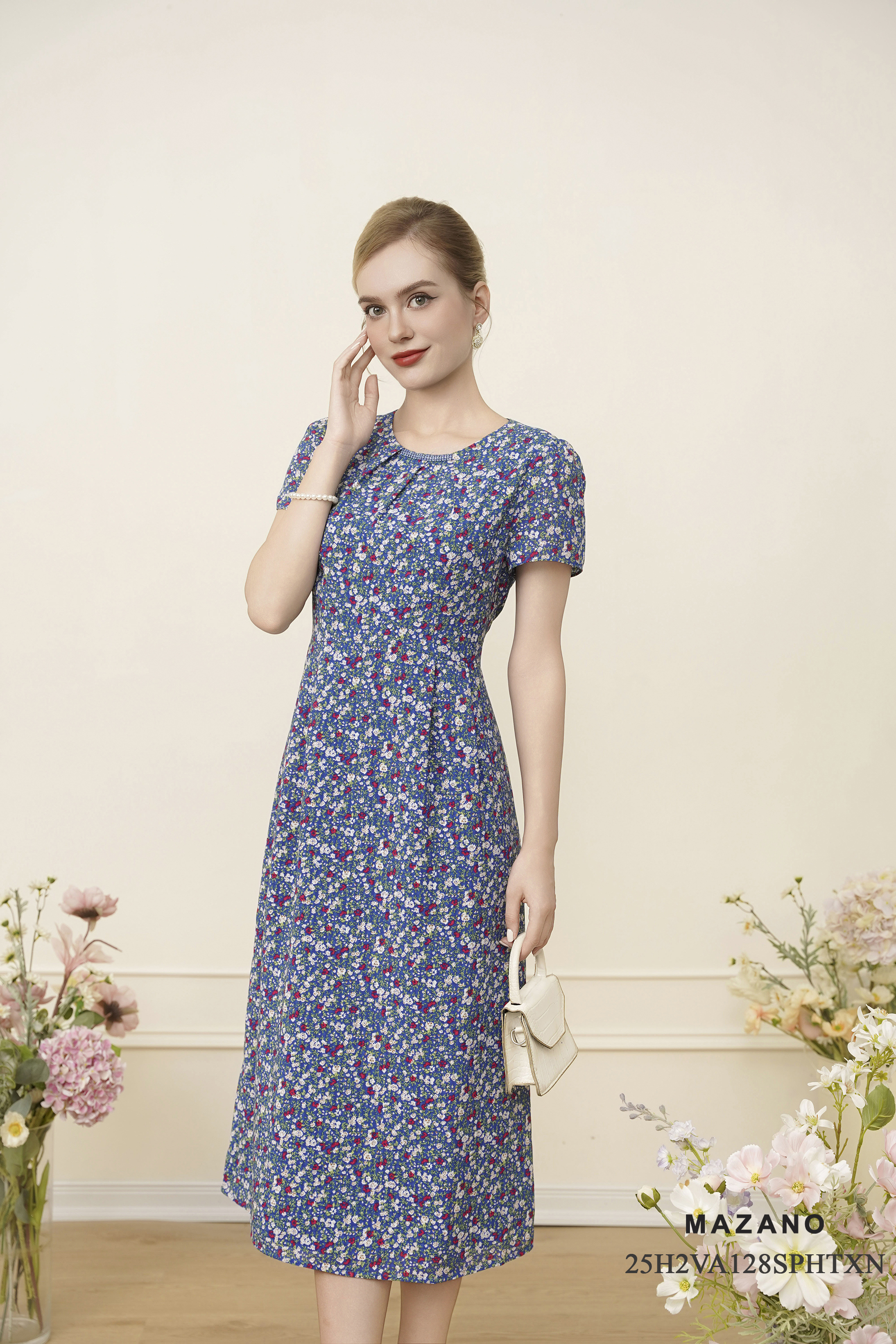 Váy Đầm thân ôm vừa chân A xếp ly Vải thô mỏng Họa tiết hoa nhí Cổ tròn Tay ngắn