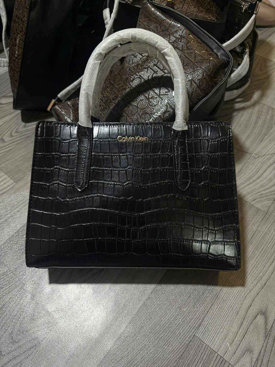 SALE T61 TÚI XÁCH ĐEN_thumbnail_3