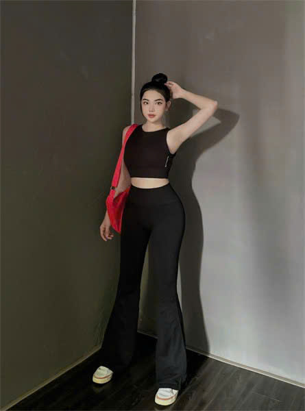 Quần Dài Thể Thao Nữ Chun Mông Ống Loe_thumbnail_4