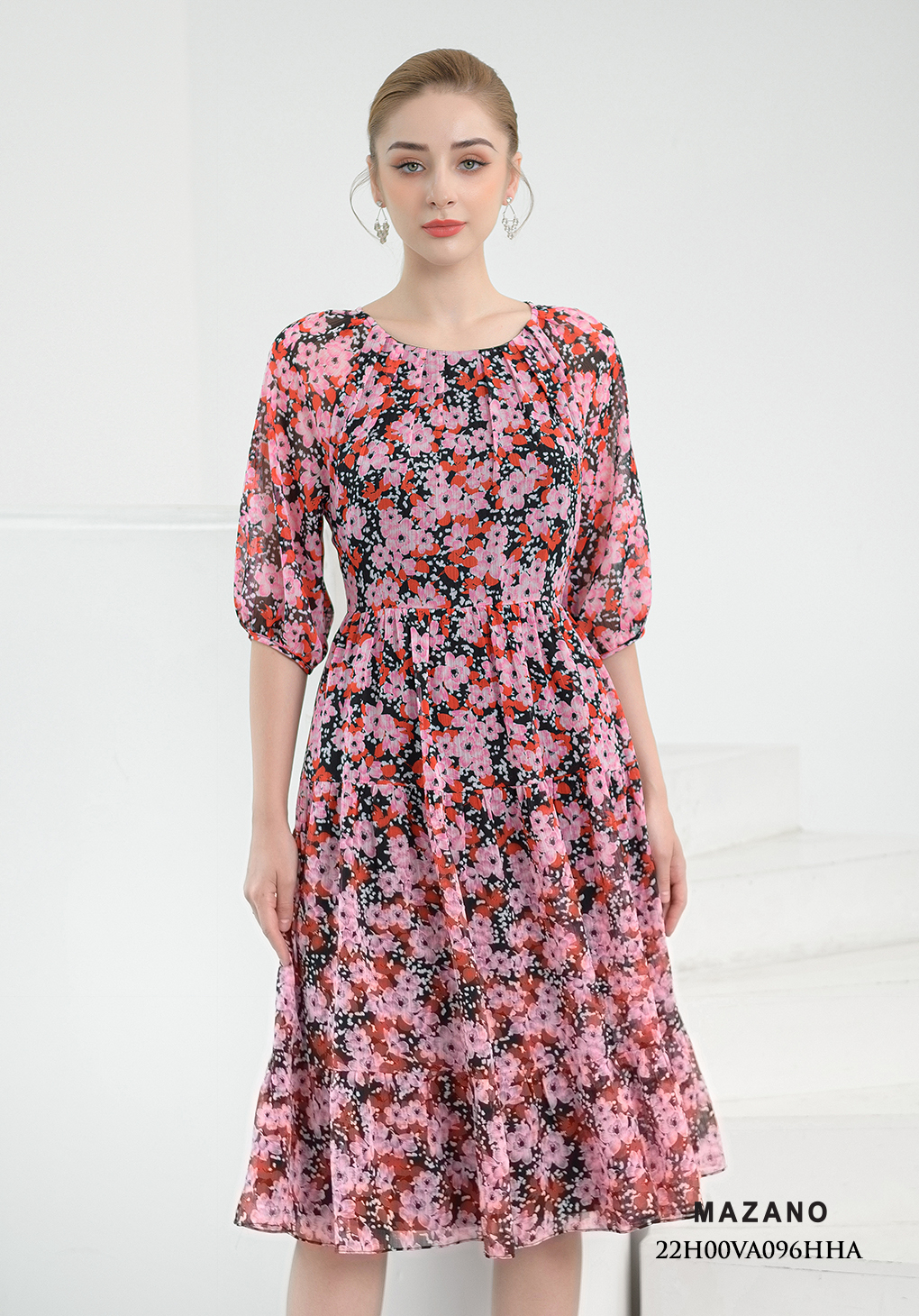 Đầm họa tiết tay lỡ bèo tầng rủ