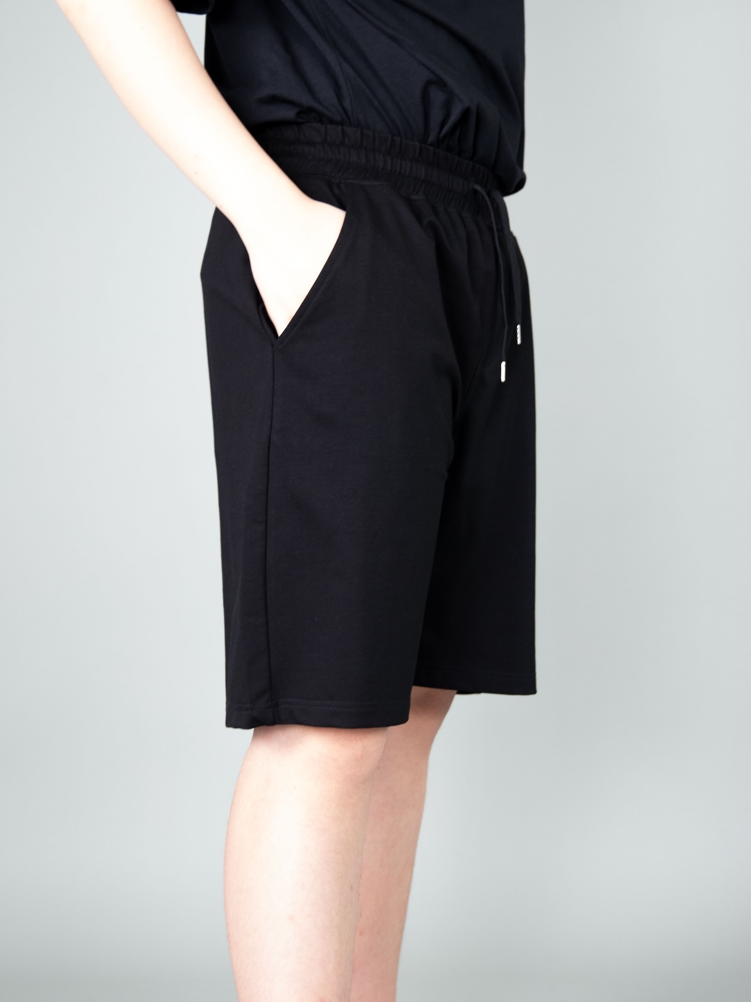 Quần short bé trai màu đen chữ Re-born_thumbnail_1