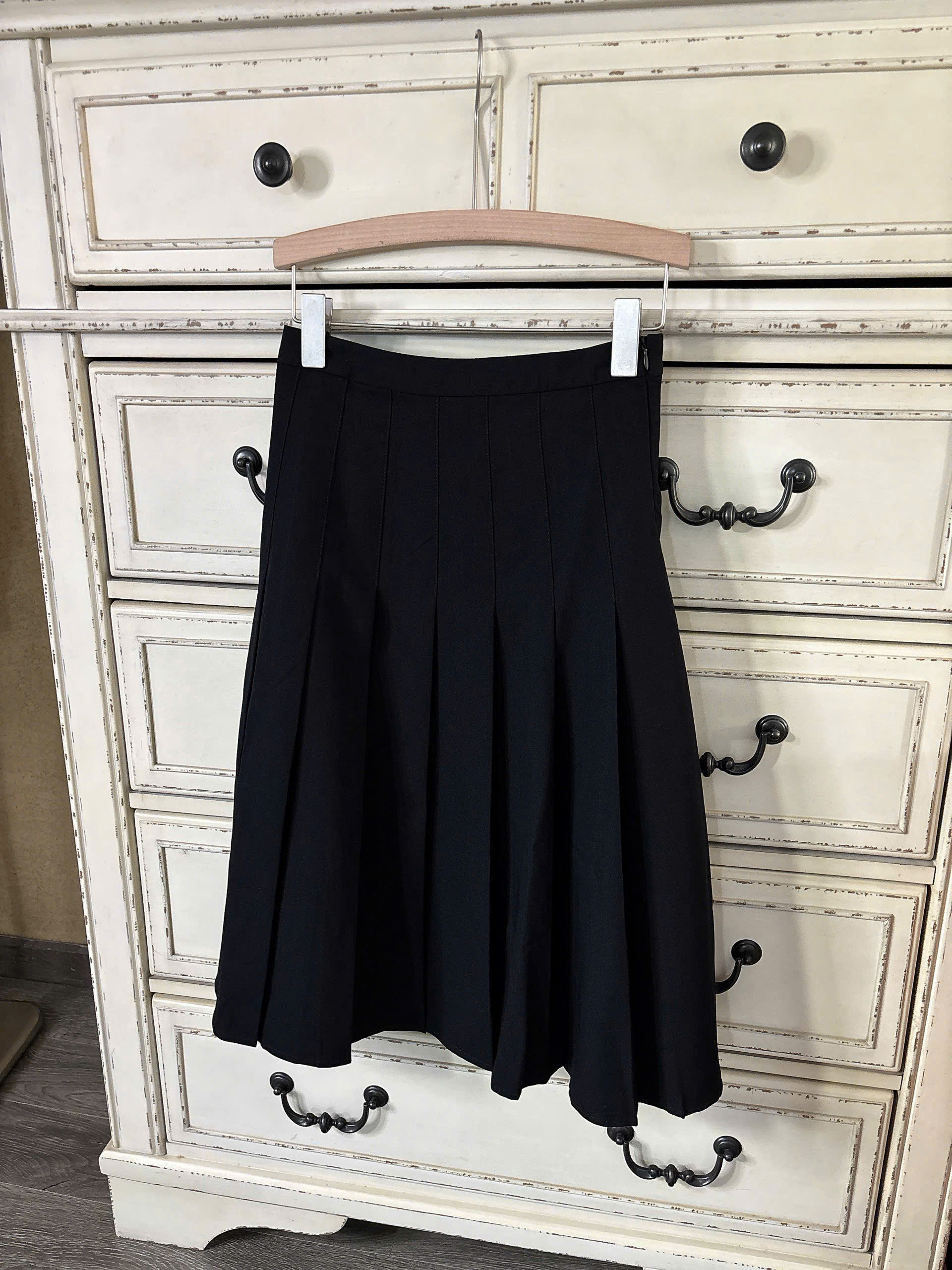 H54 CHÂN VÁY XẾP LY ĐEN_thumbnail_1