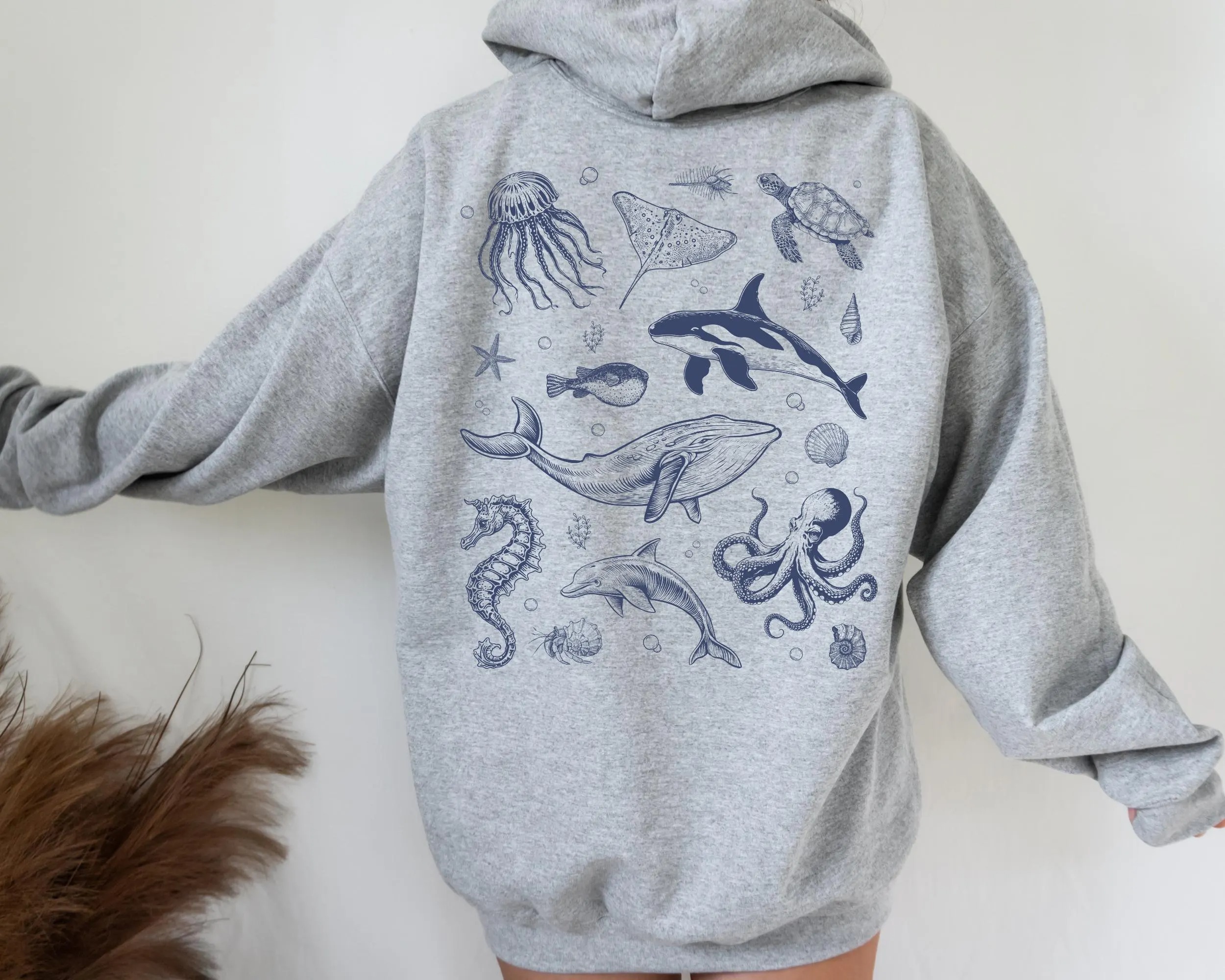 Comfortable Hoodie with Artistic Back Print_thumbnail_2