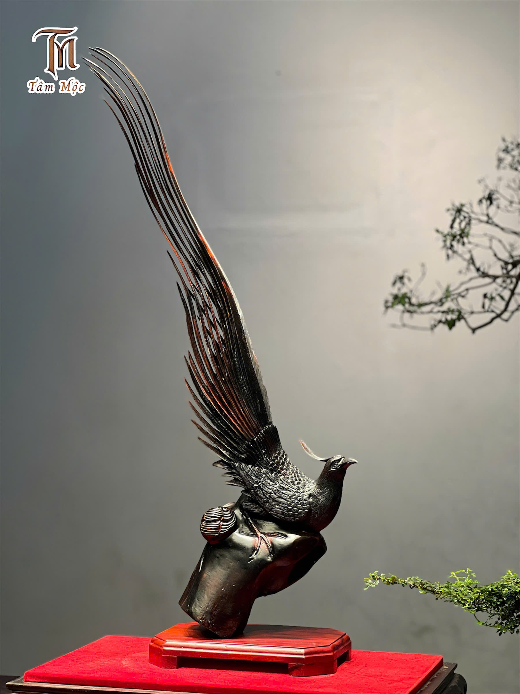 Tác phẩm: Chim Trĩ – Gỗ Trắc Đỏ “Thanh cao – Quý tộc – Trường tồn”