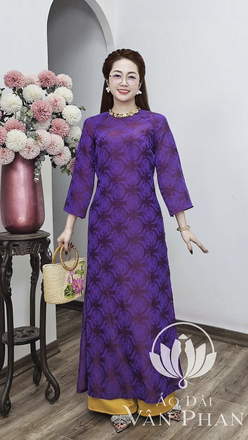 CT372 áo dài cách tân cổ khít tay loe tơ tằm tím Huế_thumbnail_1