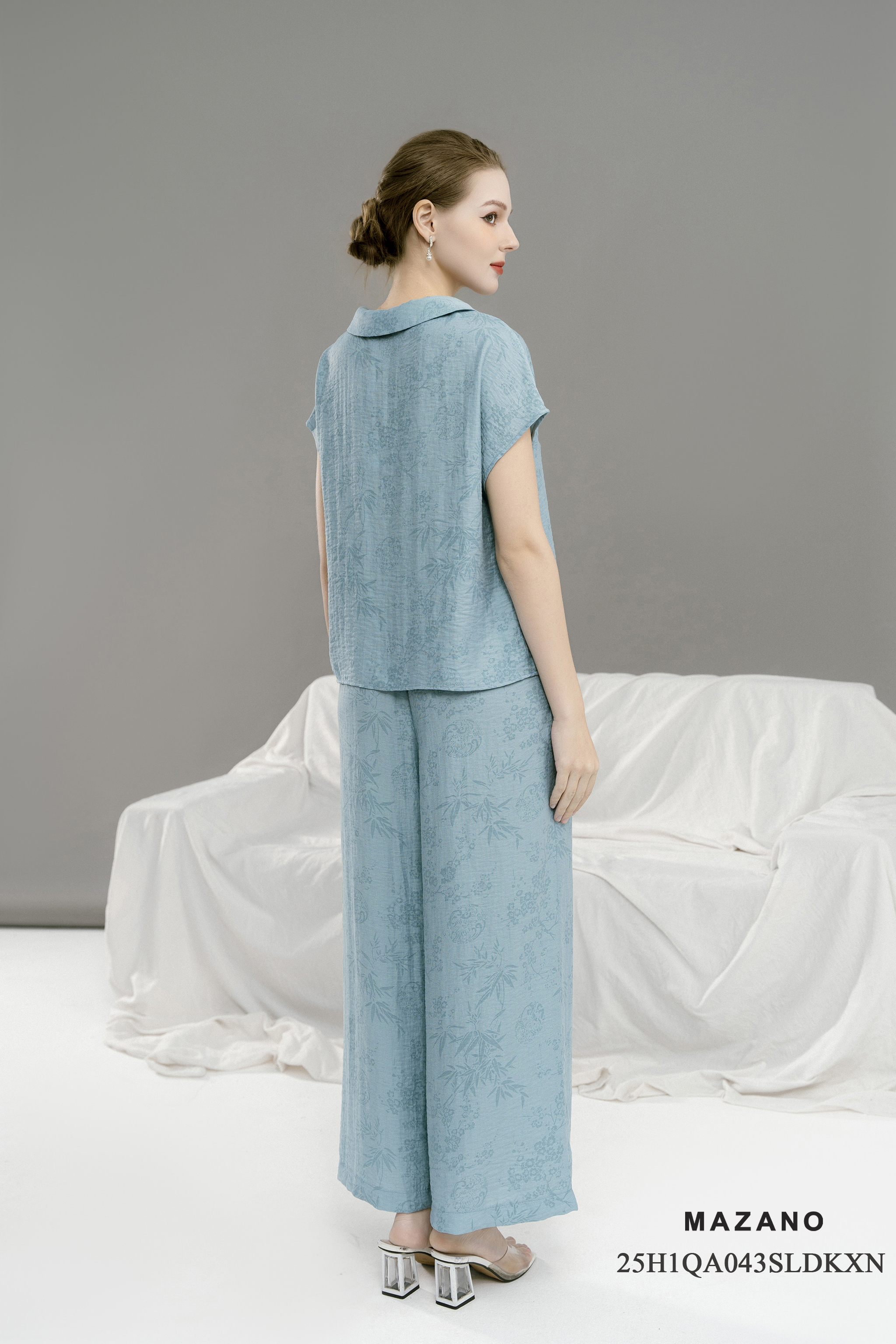 Bộ Quần và Áo suông Vải linen lụa Họa tiết Hoa chìm Xanh ngọc  Cổ có lá Tay ngăn Dài quần tới mắt cá chân_thumbnail_5