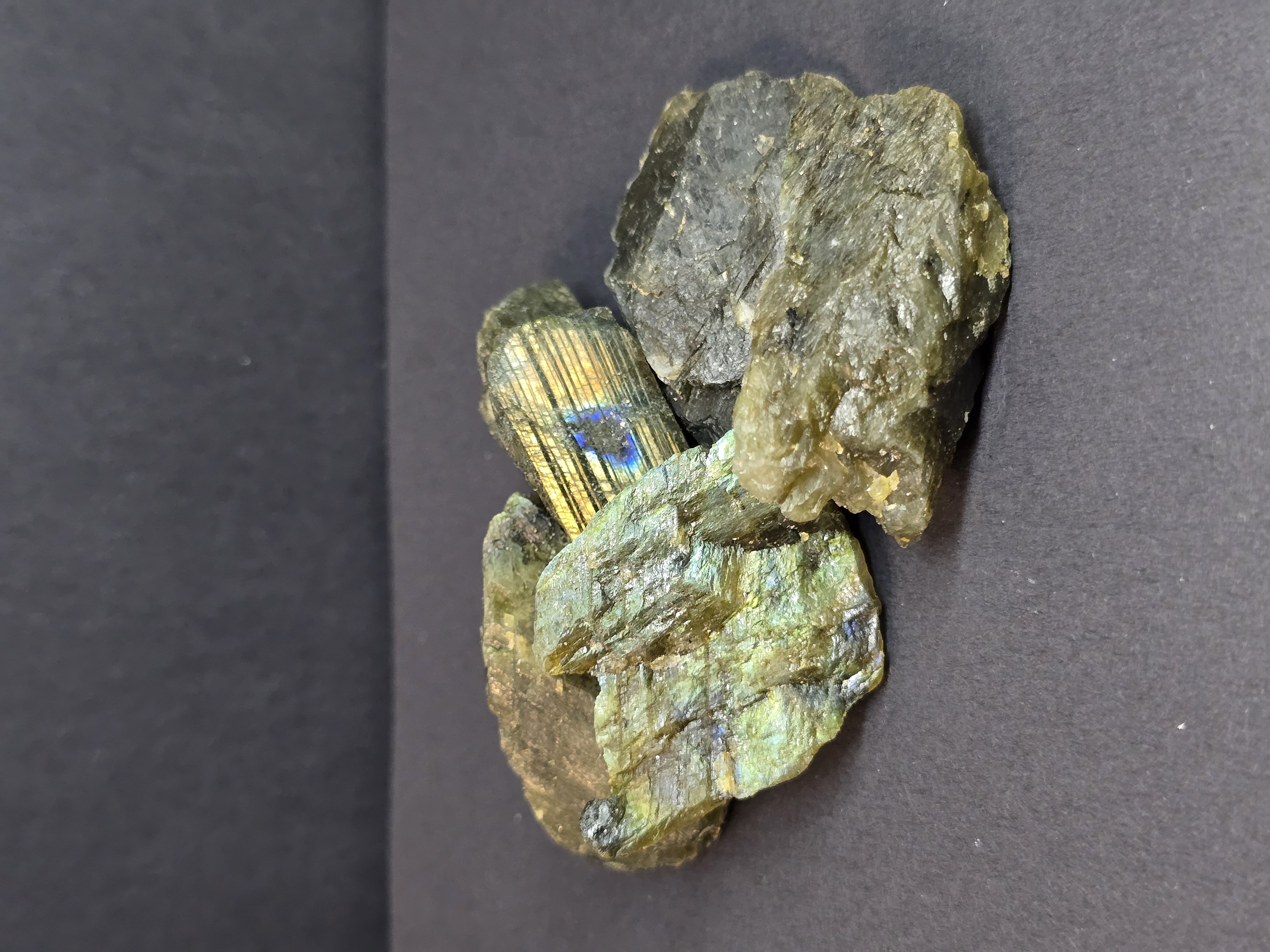 Đá Thô Labradorite / Đá Xà Cừ / Hắc Nguyệt Quang