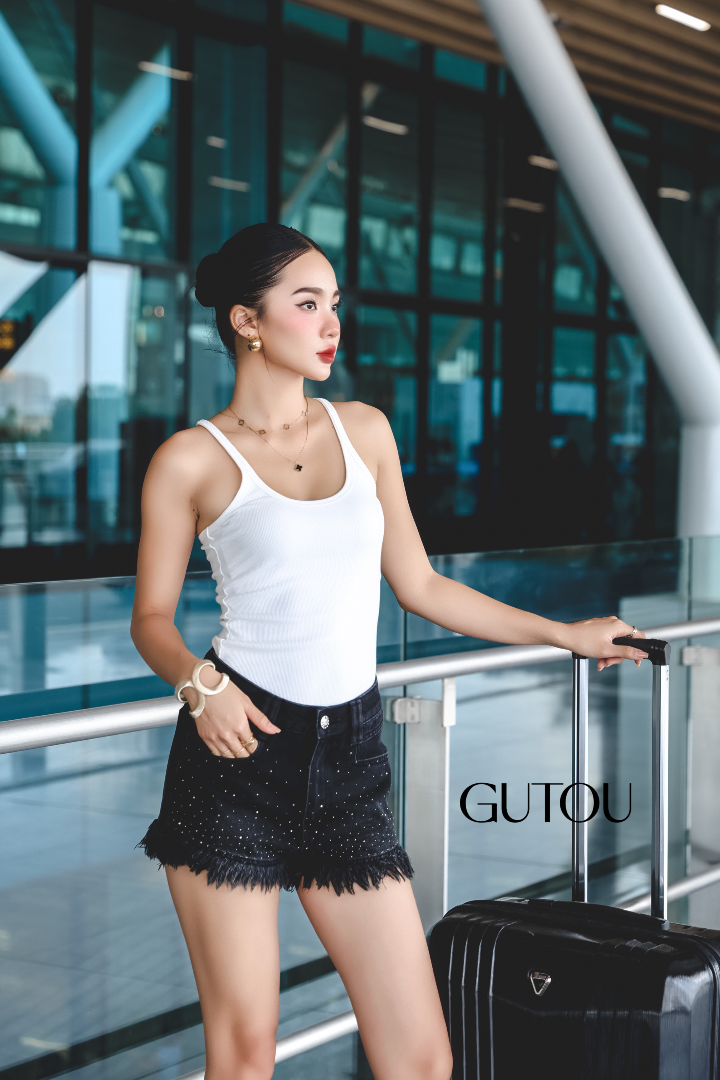 [ GUTOU ] Quần Short Jean Đính Đá Bling_thumbnail_3