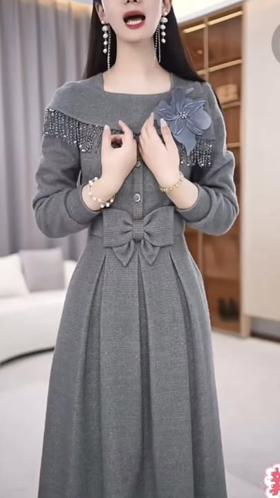 18240-Đầm xòe xám dài tay cổ viền tua rua  kết hoa ( xược hàn, lót)