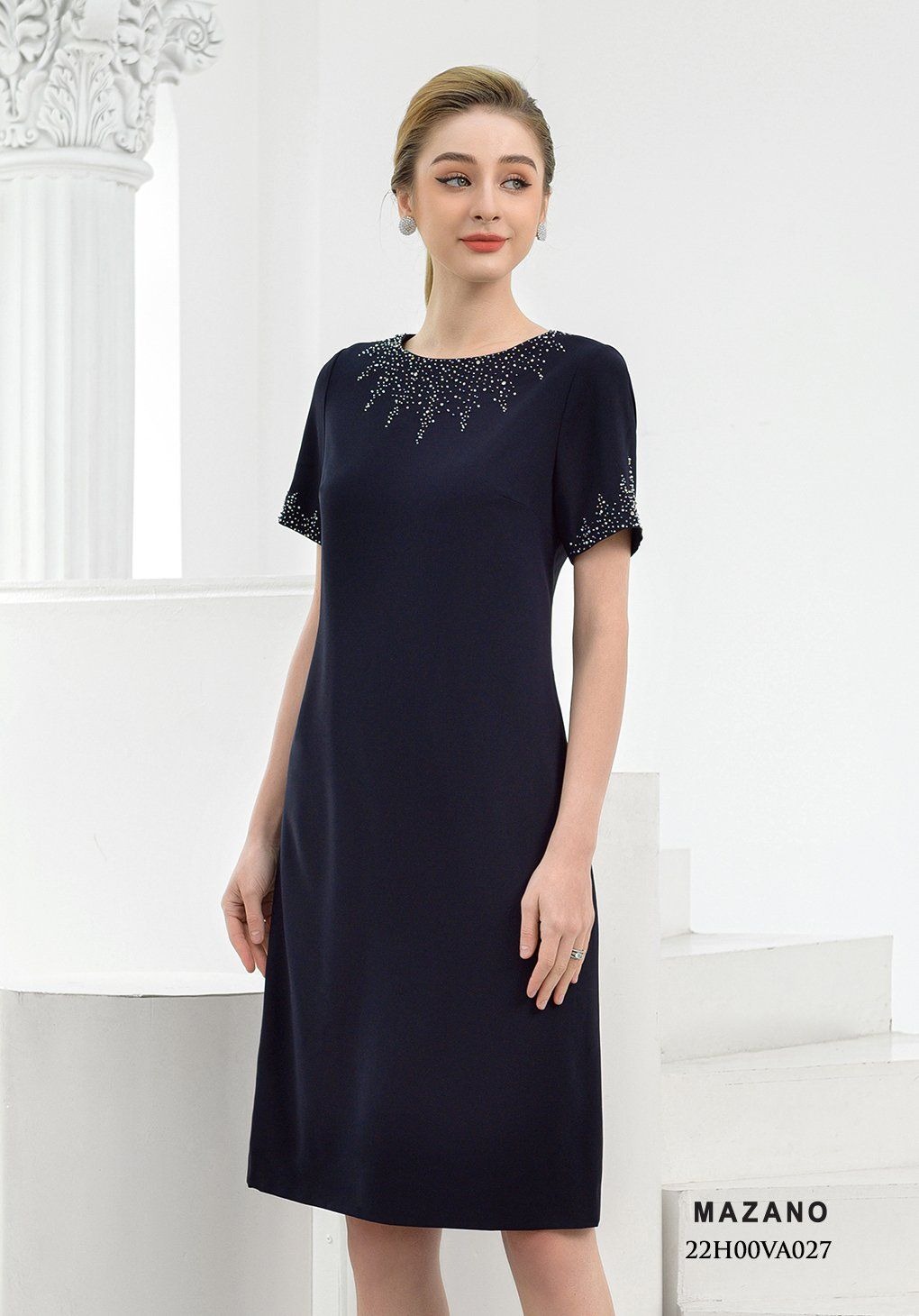 Đầm suông xanh đính đá cổ tay cách điệu_thumbnail_2