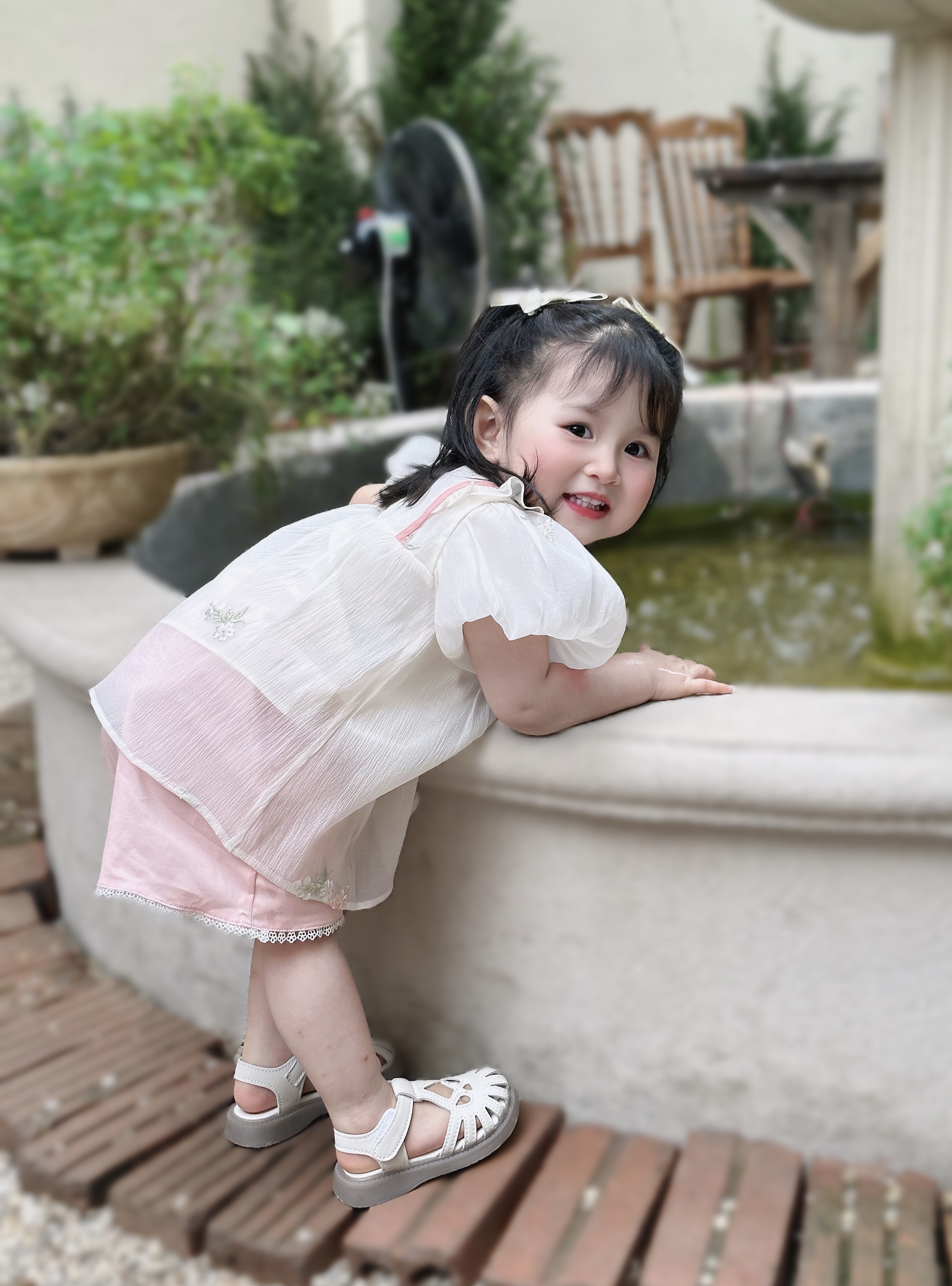 Quần thô trang trí ren