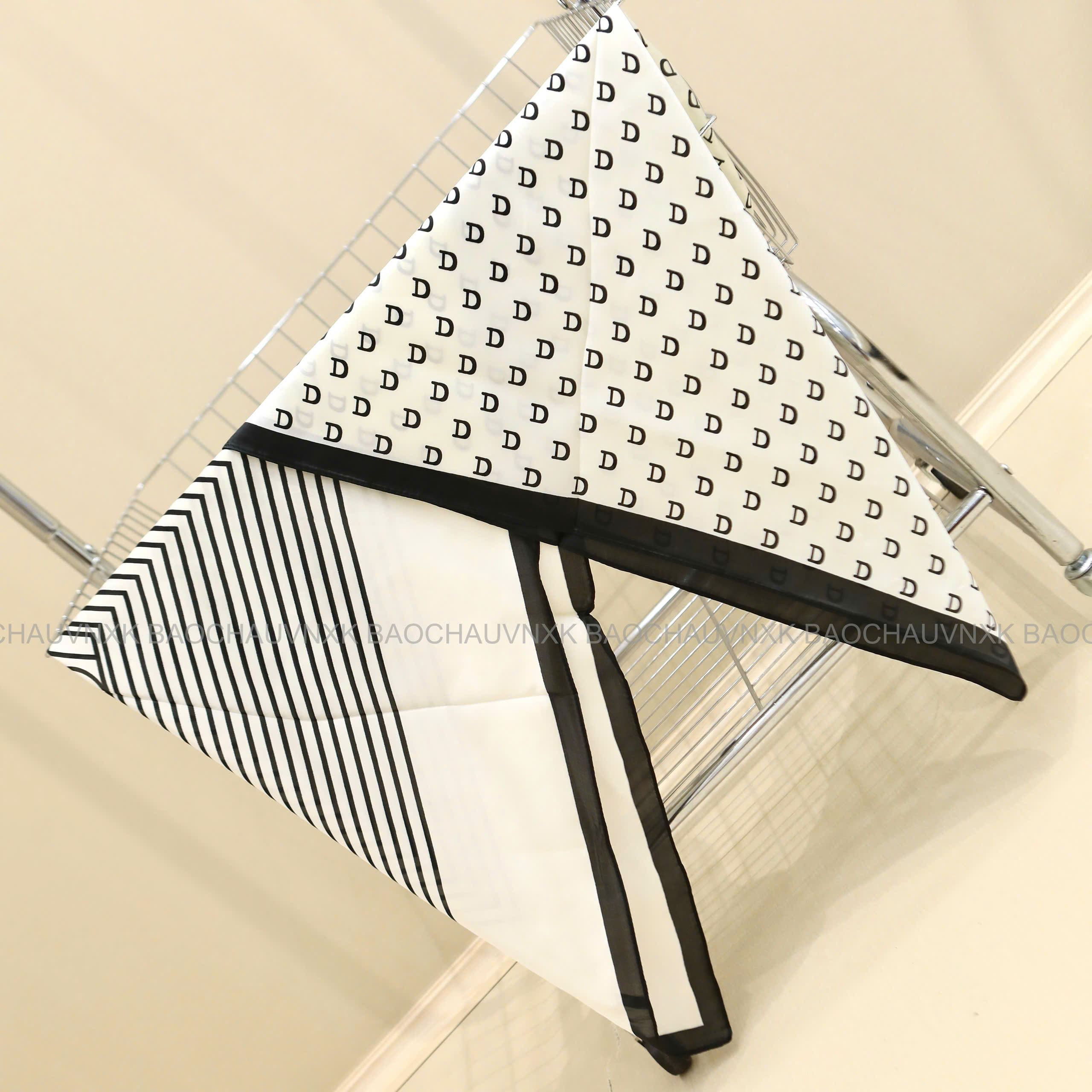 SALE K2 KHĂN QUÀNG CỔ LỤA 2 MÀU_thumbnail_4