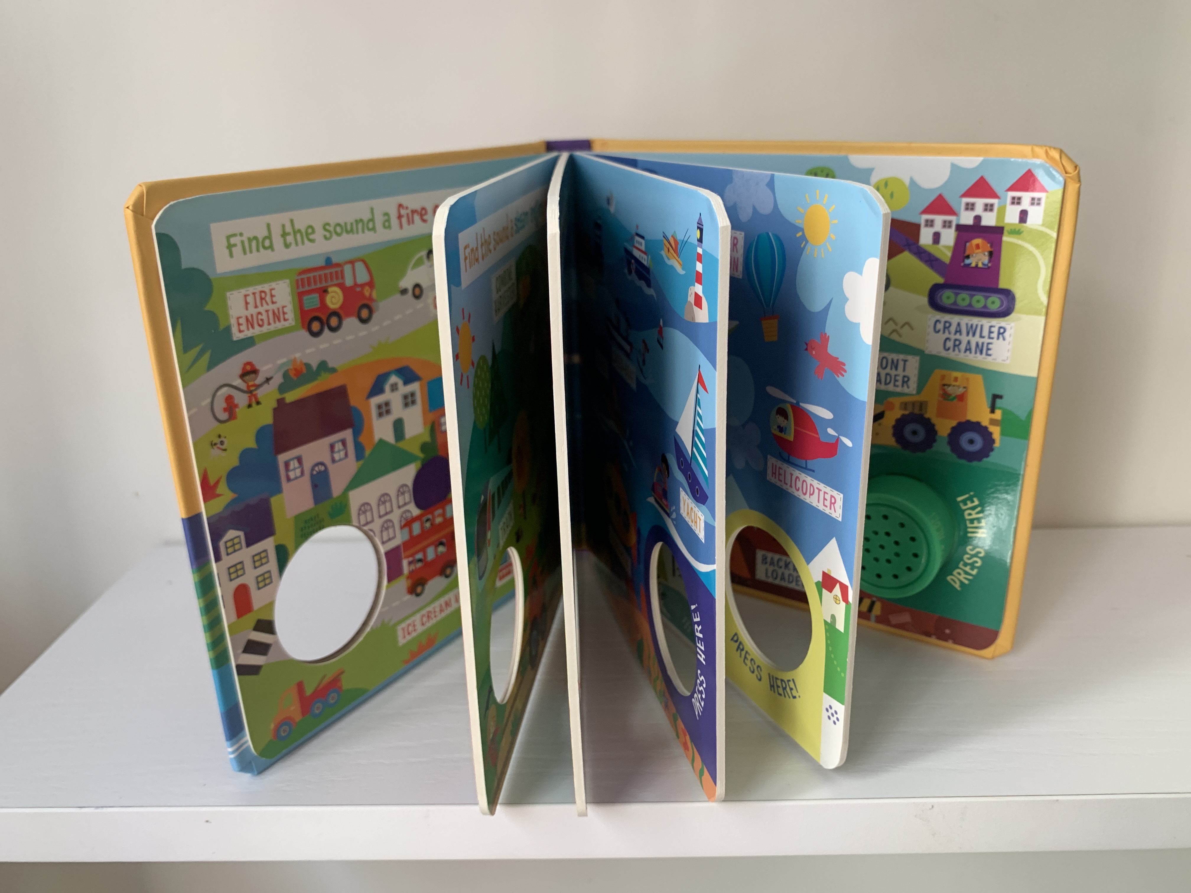 ROUND BUTTON SOUND BOOK - THINGS THAT GO (FSC)_thumbnail_5