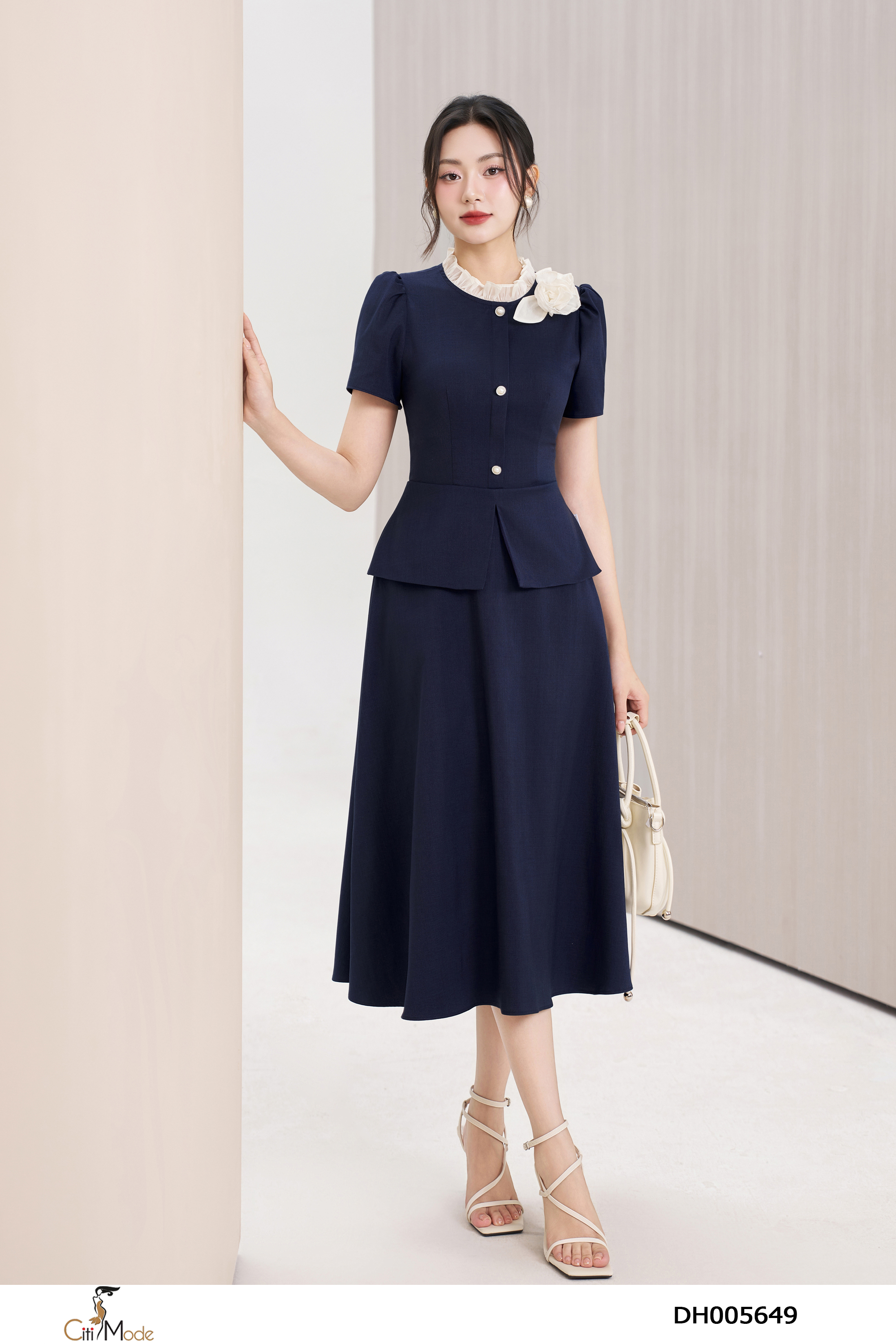 Đầm xòe tím than cổ nhún hoa vai