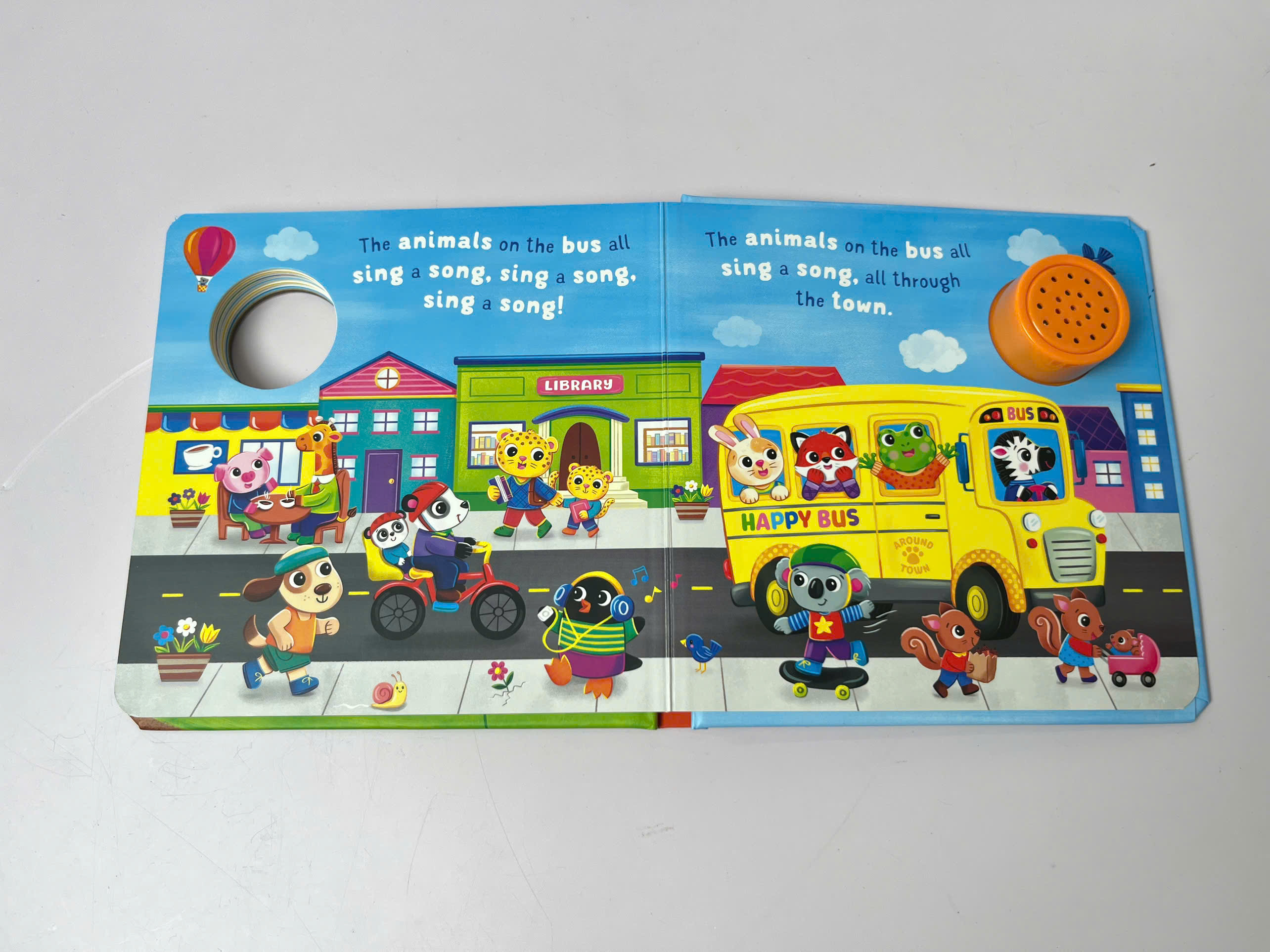 ROUND BUTTON SOUND BOOK - THE WHEELS ON THE BUS (FSC)_thumbnail_3