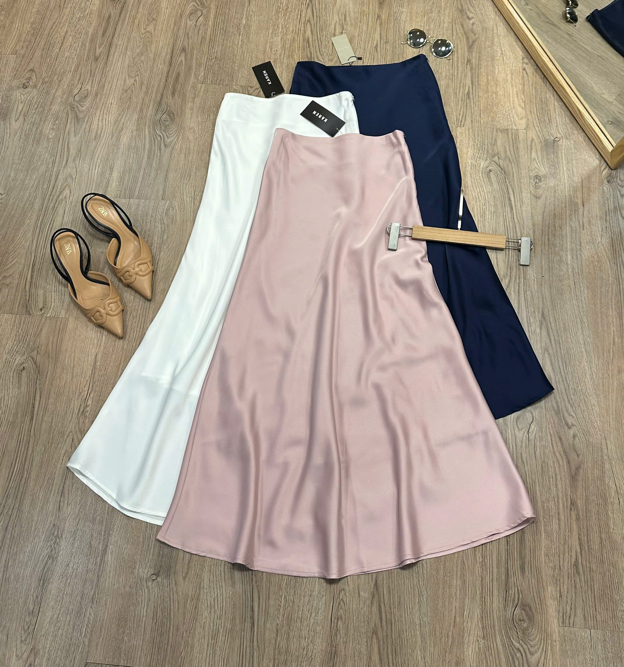 C3 CHÂN VÁY LỤA 3 MÀU