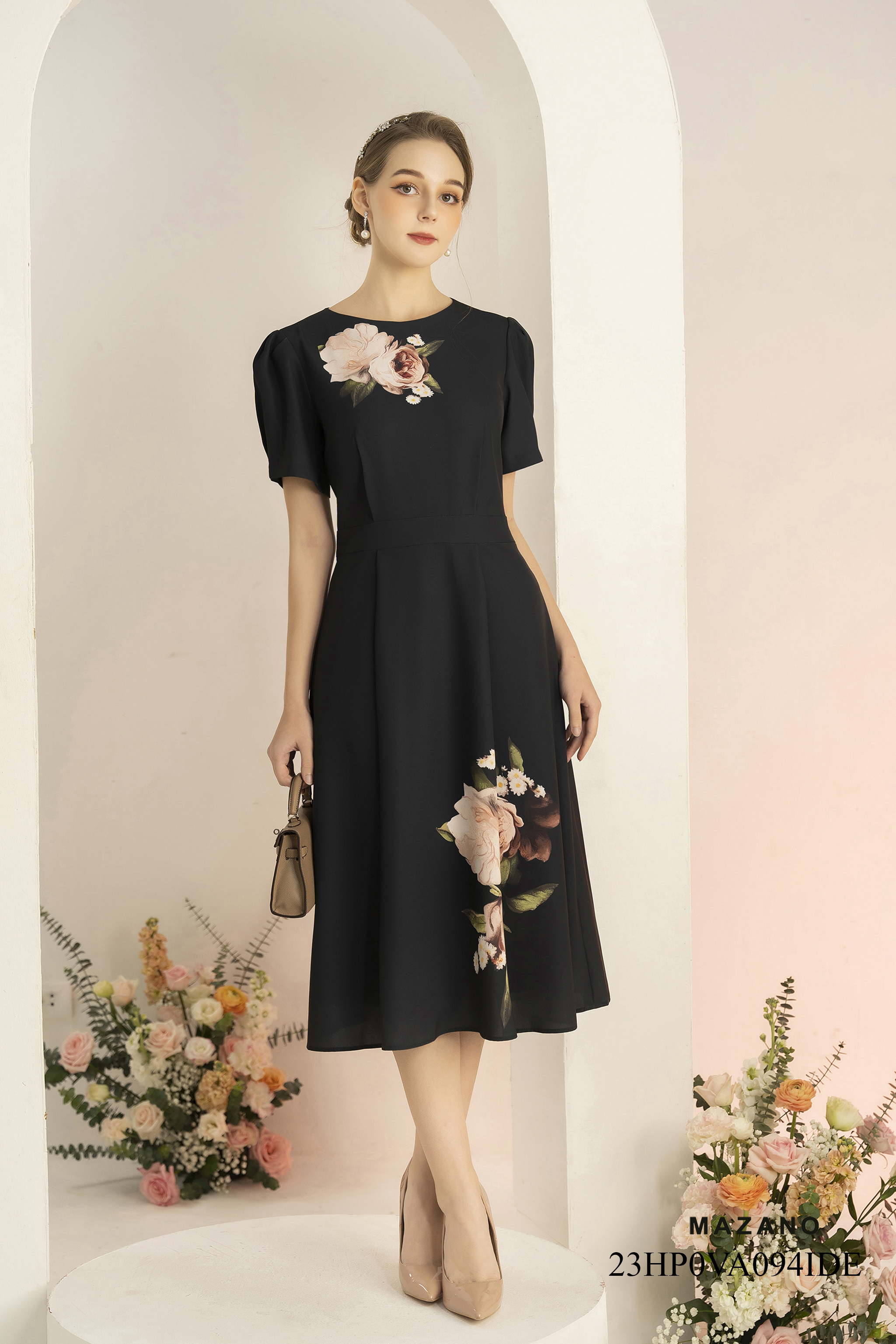 Đầm ôm che eo chân xòe nhẹ in họa tiết hoa nghệ thuật_thumbnail_5