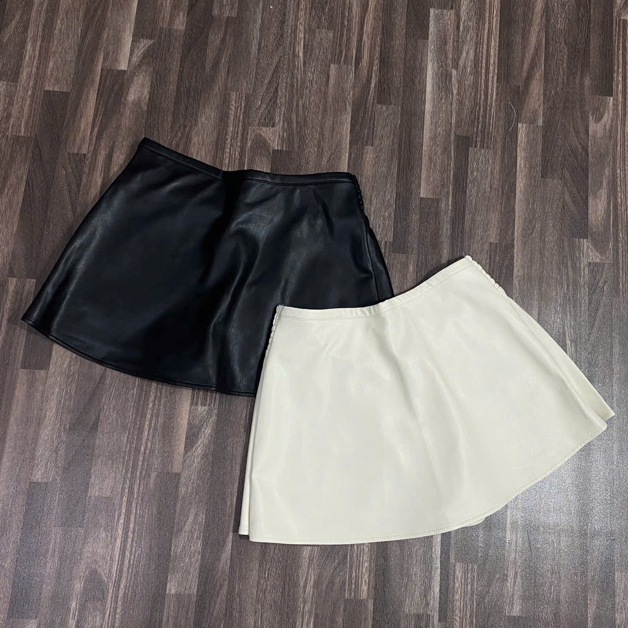 HS77 Chân váy da ngắn ( VÀNG BƠ )