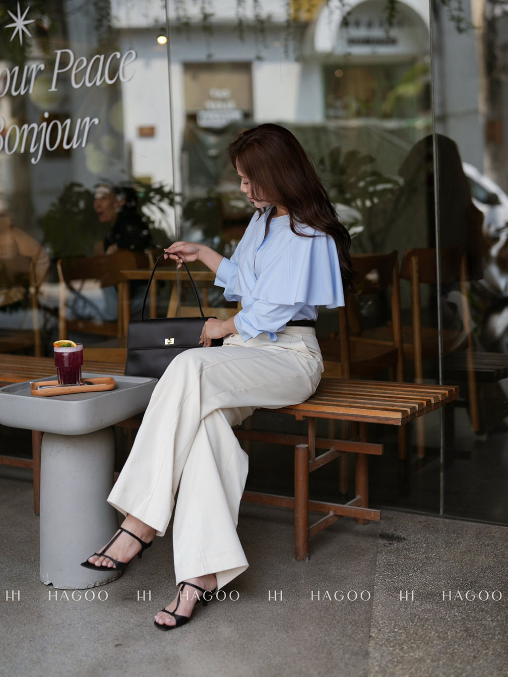 មានភាពបត់បែន និងអាចបត់បែនបានច្រើនរចនាប័ទ្ម។