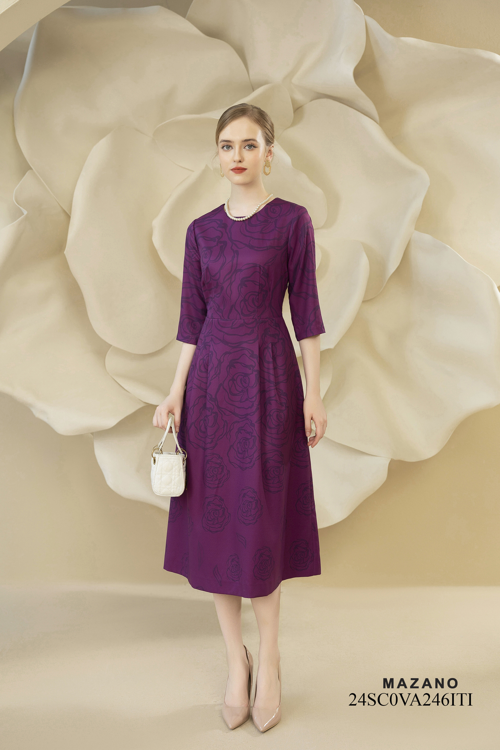 Váy Đầm Ôm Vải lụa dày Hoạ tiết hoa hồng cách điệu Cổ tròn Tay lỡ Dài qua bắp chân