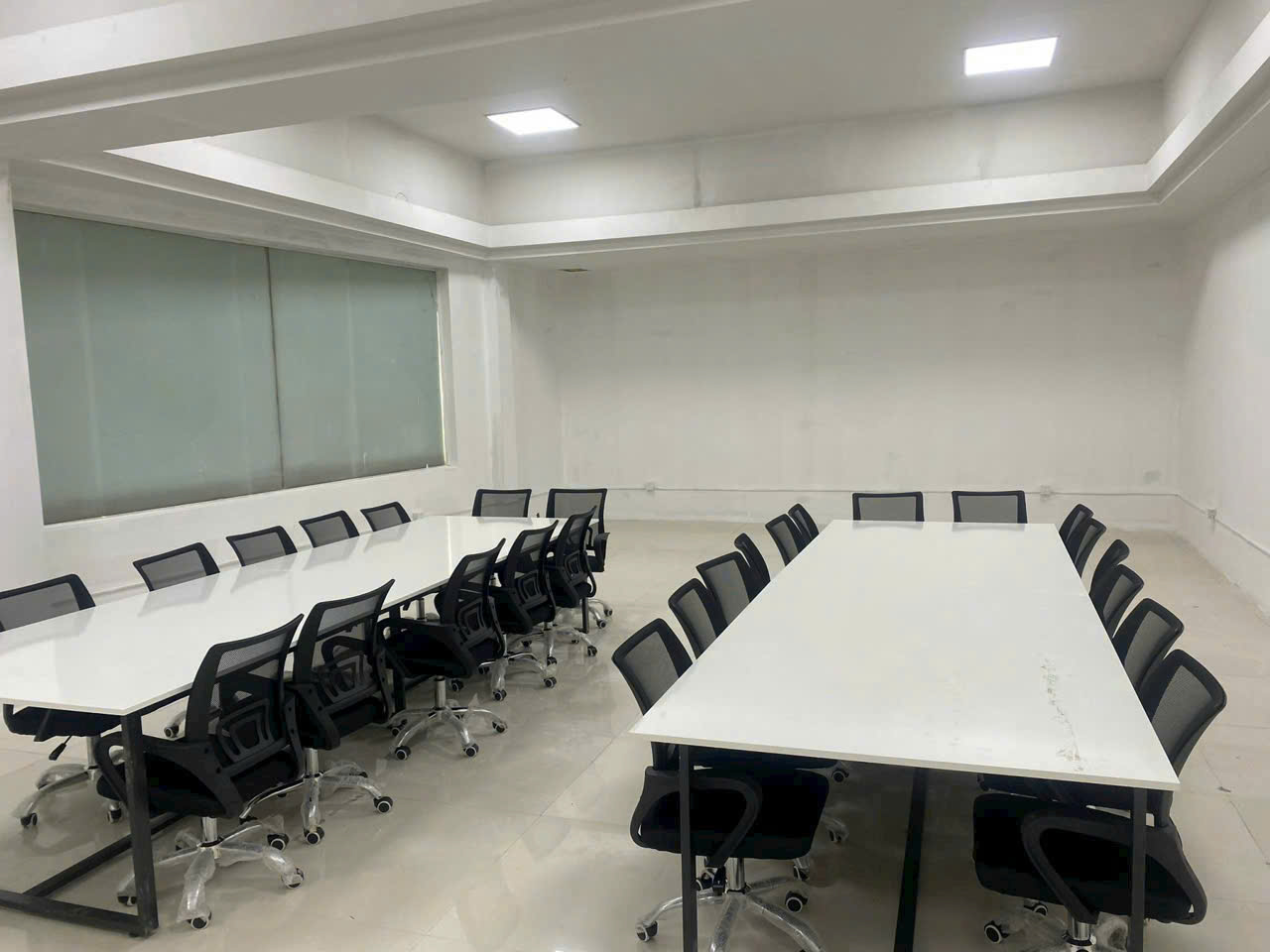 Bàn Họp LX01 - Giá Liên Hệ 0986 882 049