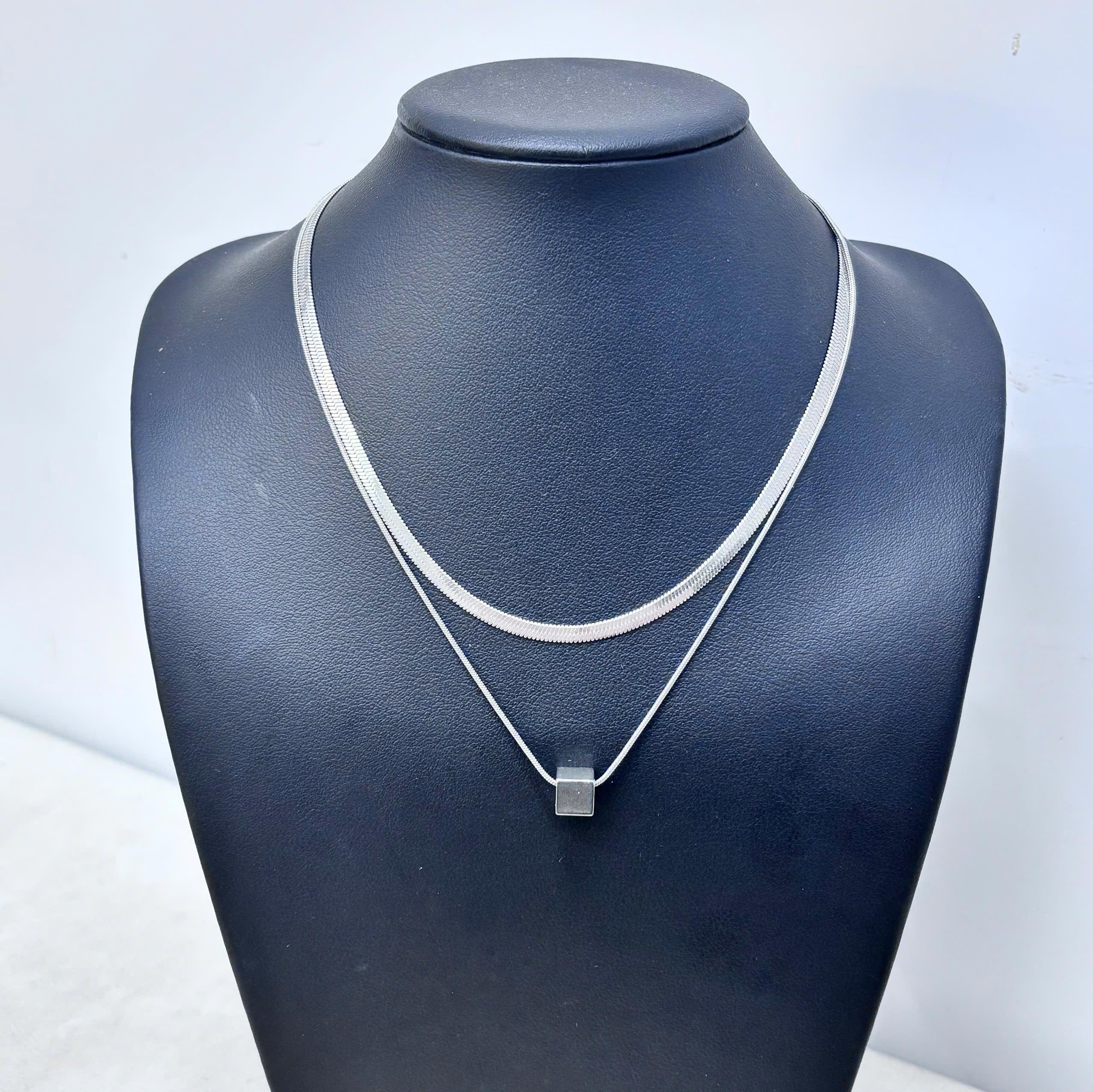 vòng cổ titan hai lớp charm mặt khối hình vuông dài 43cm_thumbnail_2