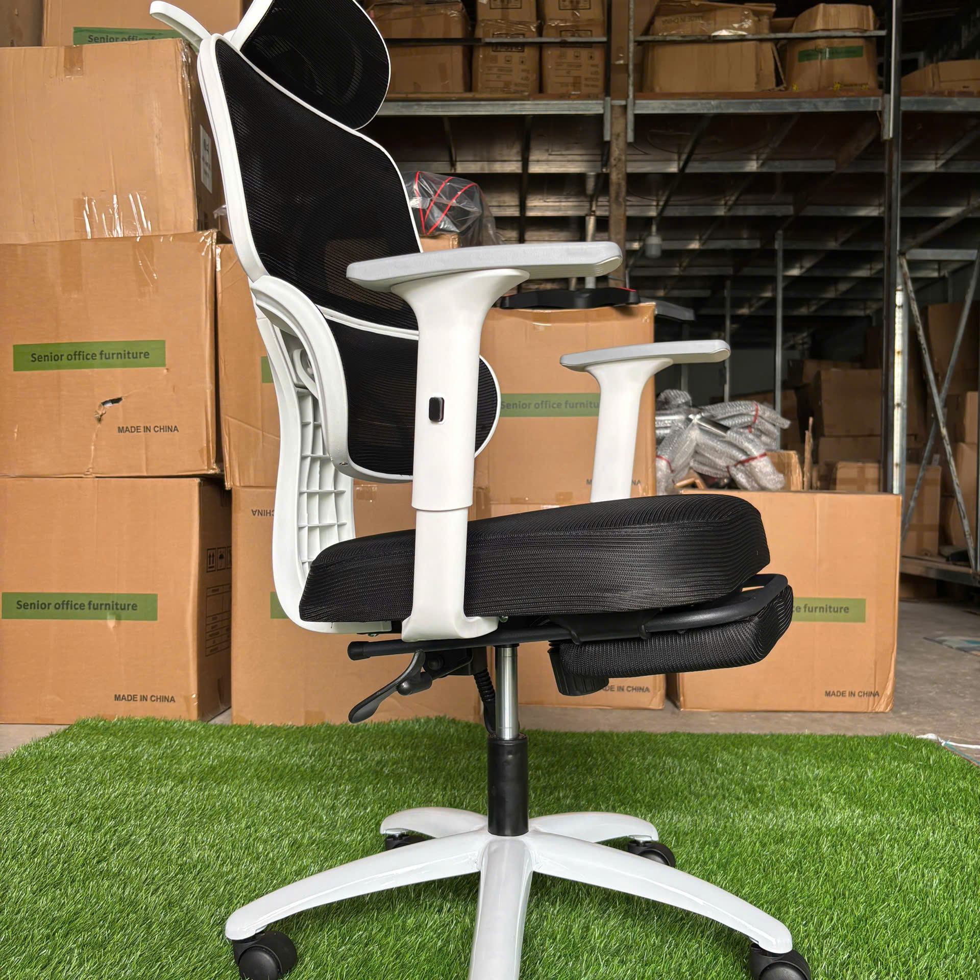 Ghế công thái học LX28 - 2 lưng bảo vệ cột sống, khung nhựa đúc chắc chắn, ngồi lâu không mỏi_thumbnail_8