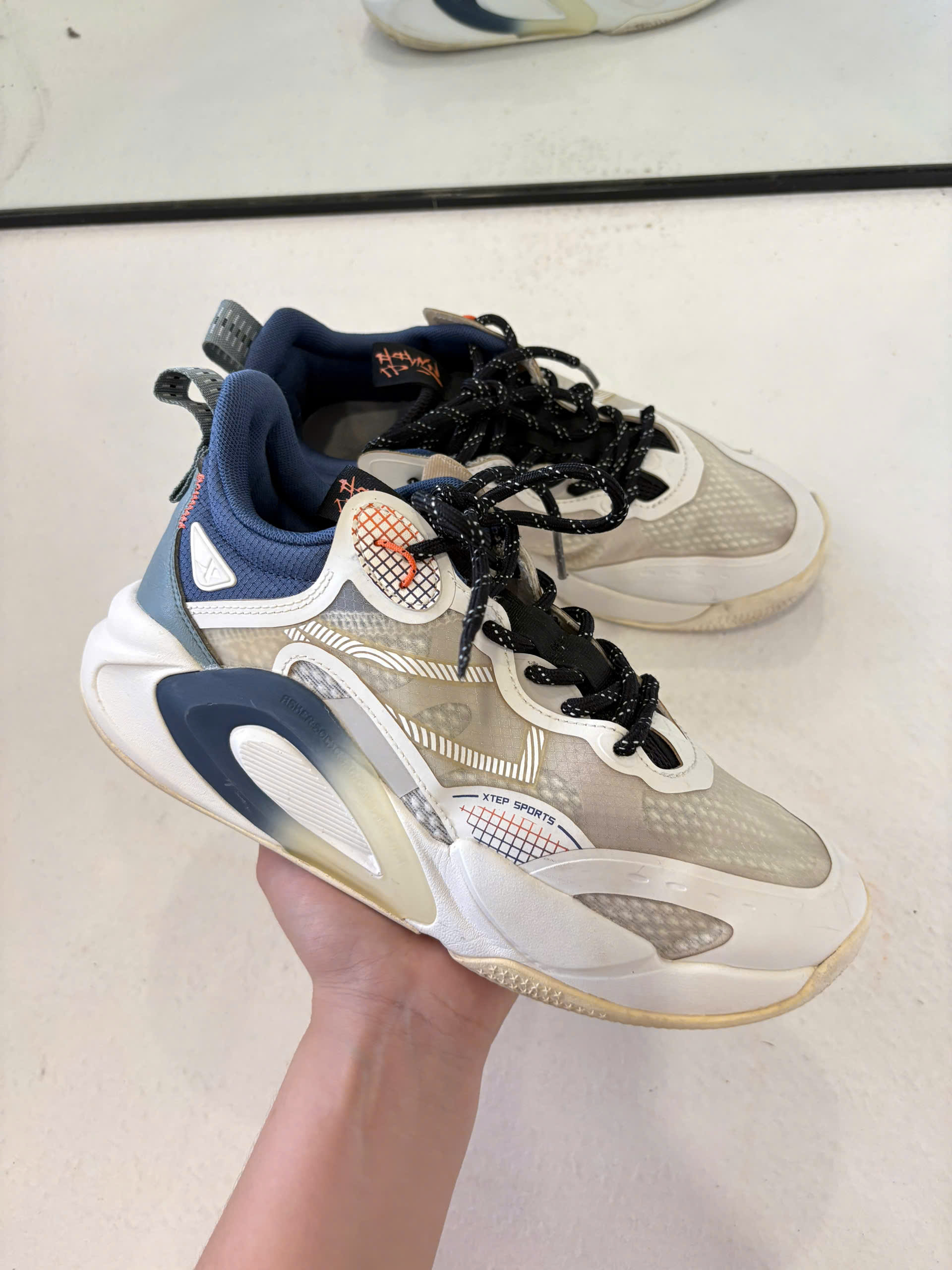 XTEP Men Liekong Sneakers Heel Protection Trendy Mid