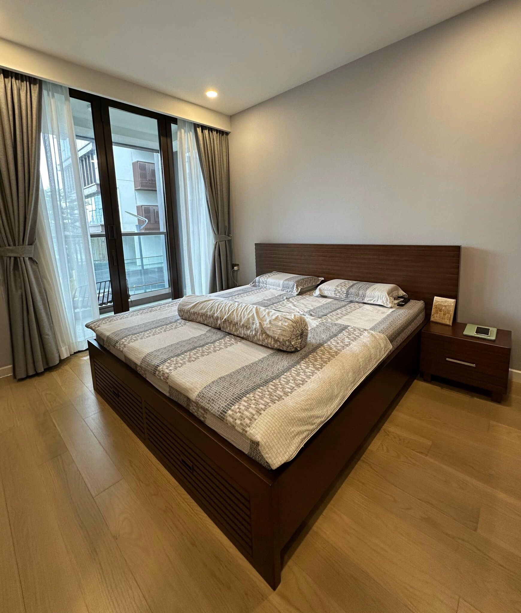 Cần cho thuê căn 3 phòng ngủ nội thất sang trọng tại dự án The River thủ thiêm._thumbnail_3