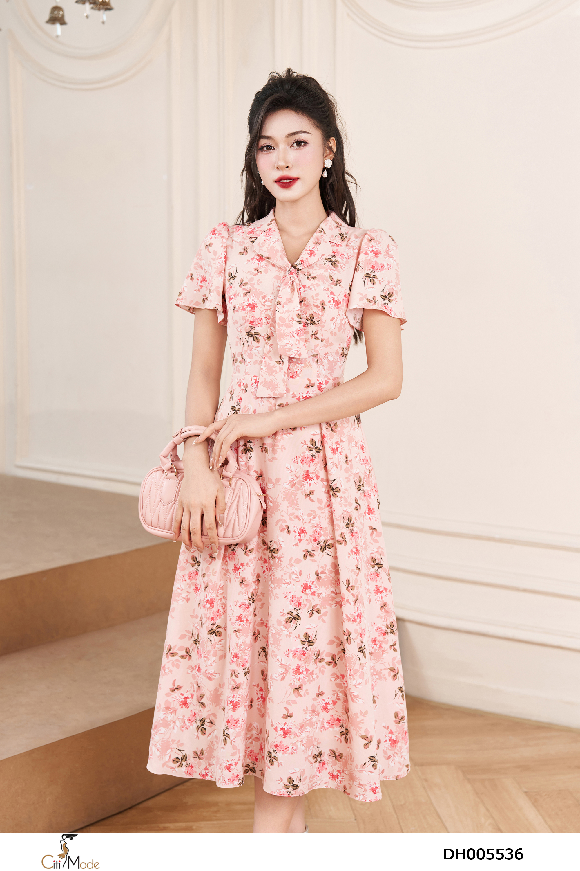 Đầm xòe hoa hồng cổ sen nơ tay cách điệu_thumbnail_1