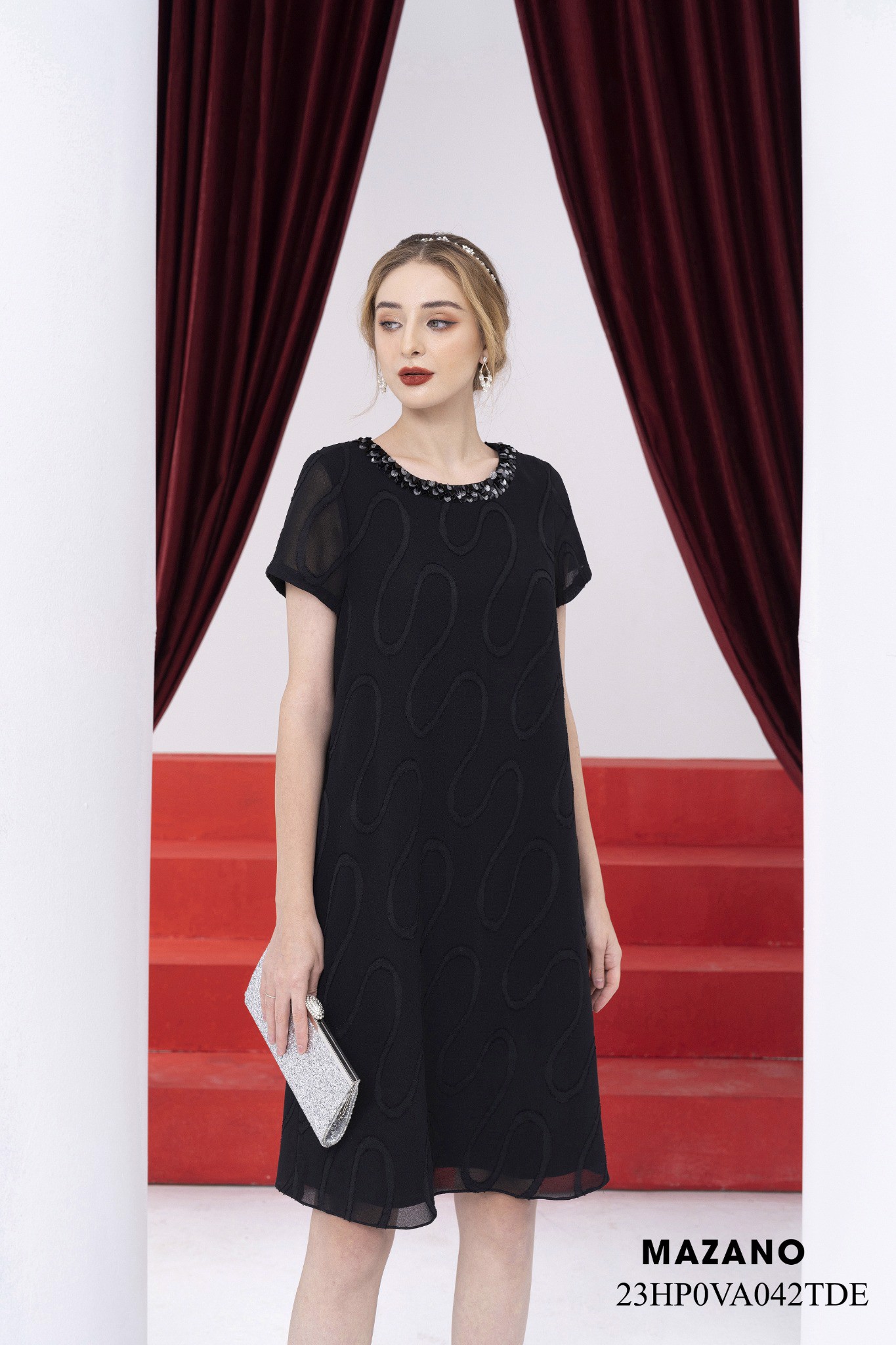 Váy Đầm Suông A Vải sạn mỏng Hoạ tiết dệt 3D cách điệu Cổ tròn đính trang trí Tay ngắn Dài qua gối