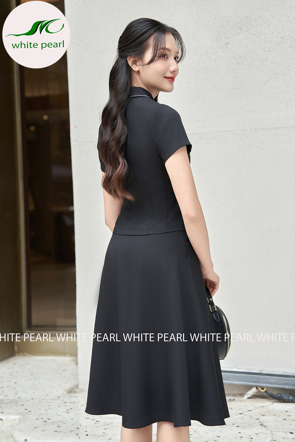 Áo ký giả cổ K đột chỉ kèm chân váy xòe thời trang công sở cao cấp White Pearl AK2401_thumbnail_3