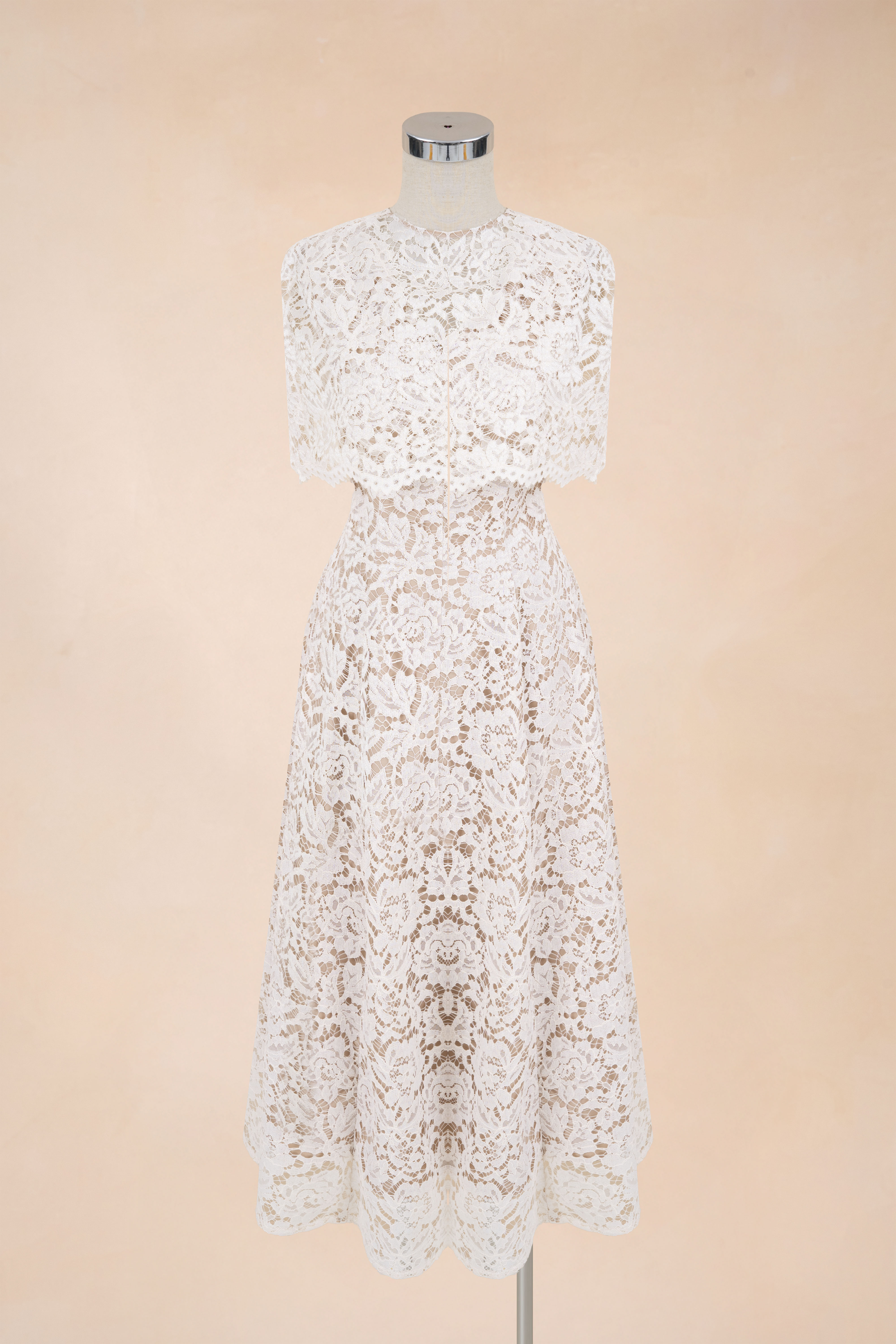 Đầm Xoè Ren Hoa Trùm Vai