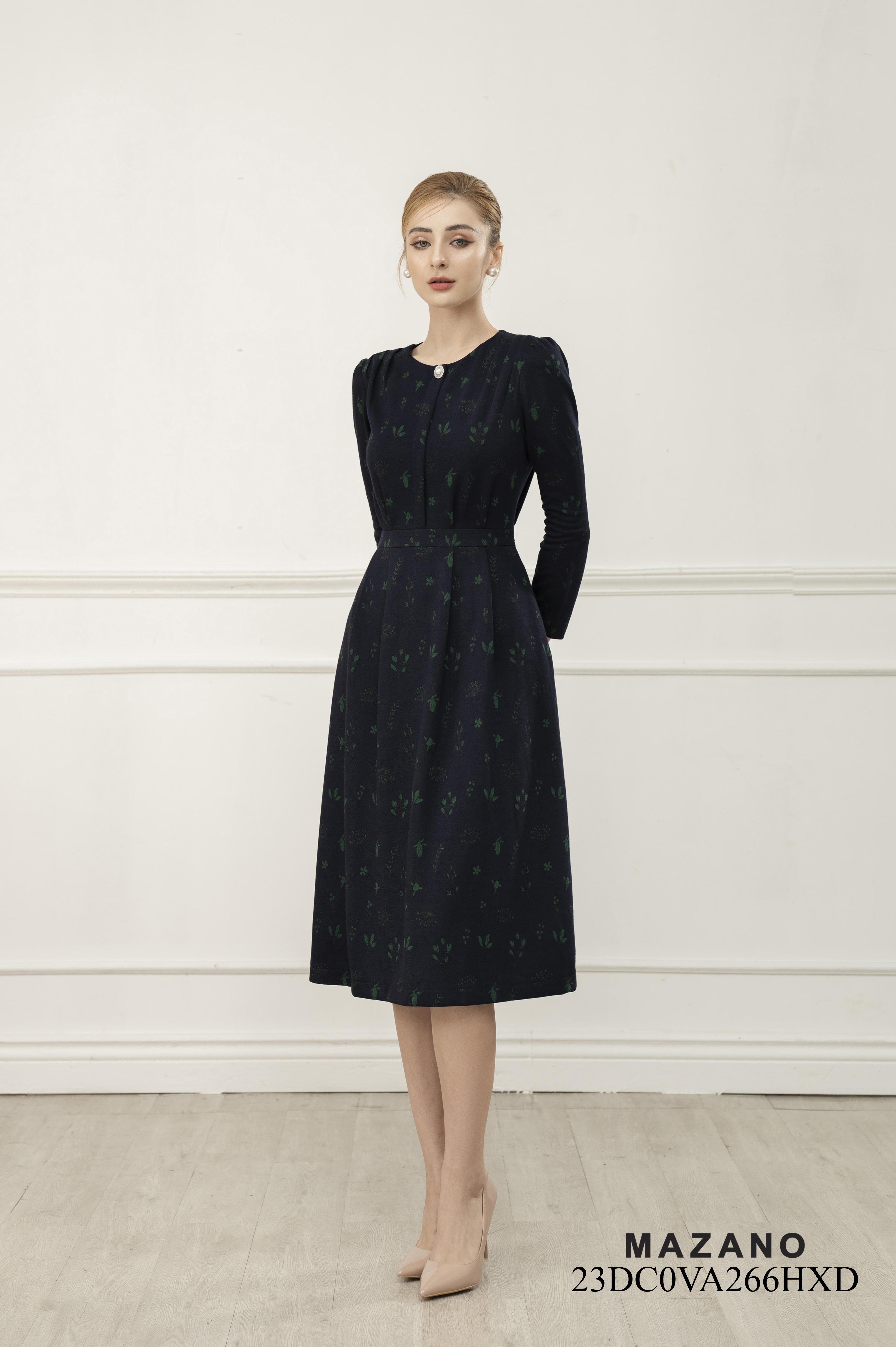 Đầm Dạ Xếp Ly Cổ Đính Cúc Đá_thumbnail_0