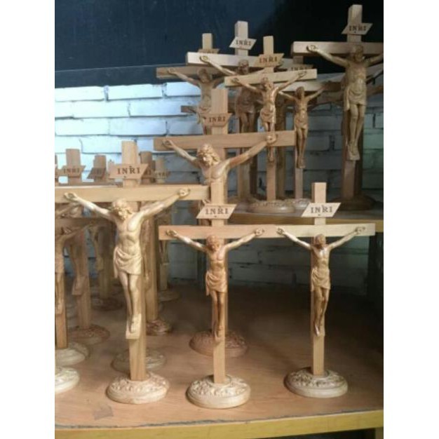 Thánh giá Tượng Chúa chịu nạn có đế để bàn gỗ Beech cao 35cm 45cm 50cm 65cm_thumbnail_1