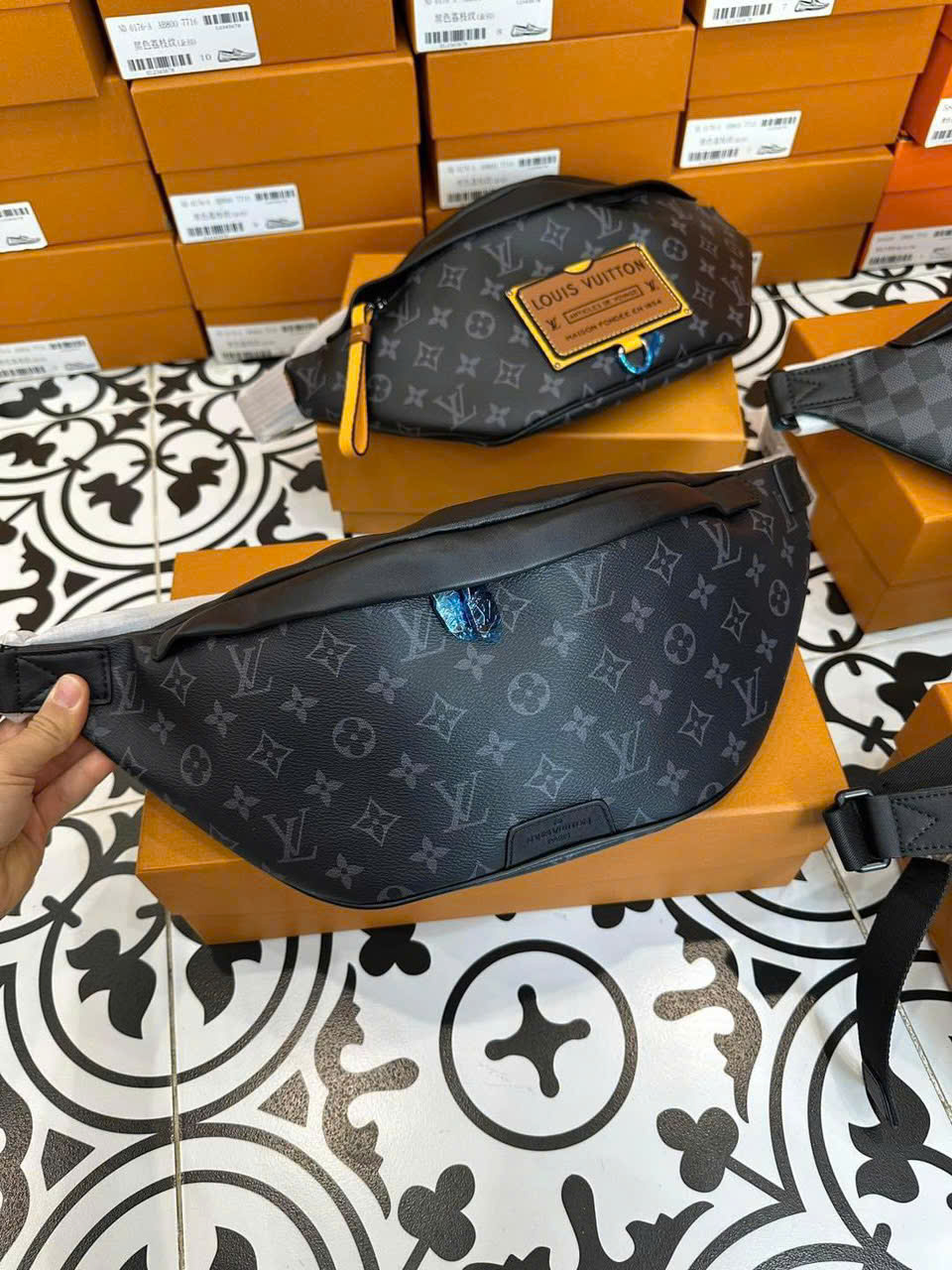 Túi đeo hông Louis Vuitton Bumbag Monogram_thumbnail_1