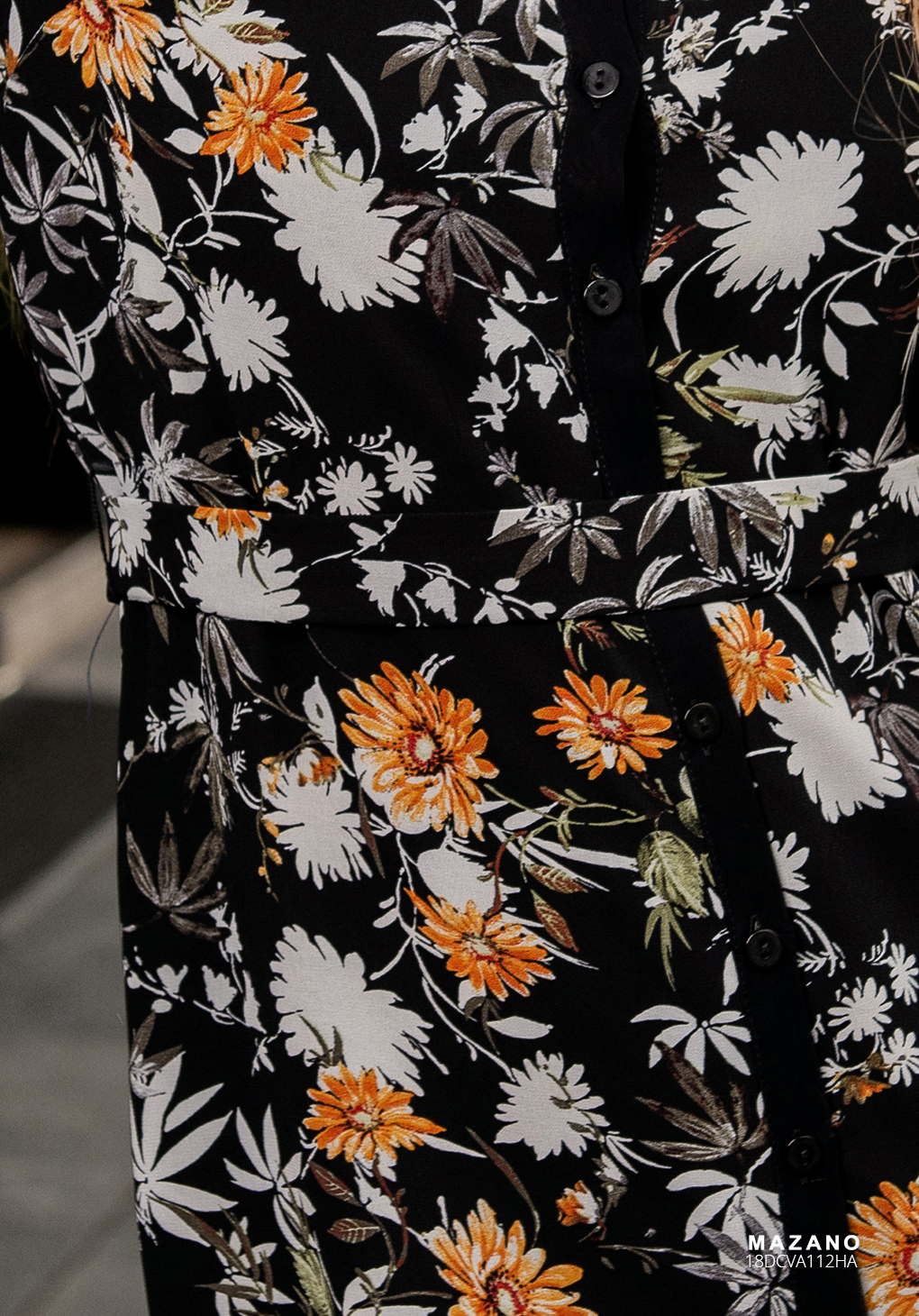 Váy nền đen họa tiết vàng giả sơ mi_thumbnail_3